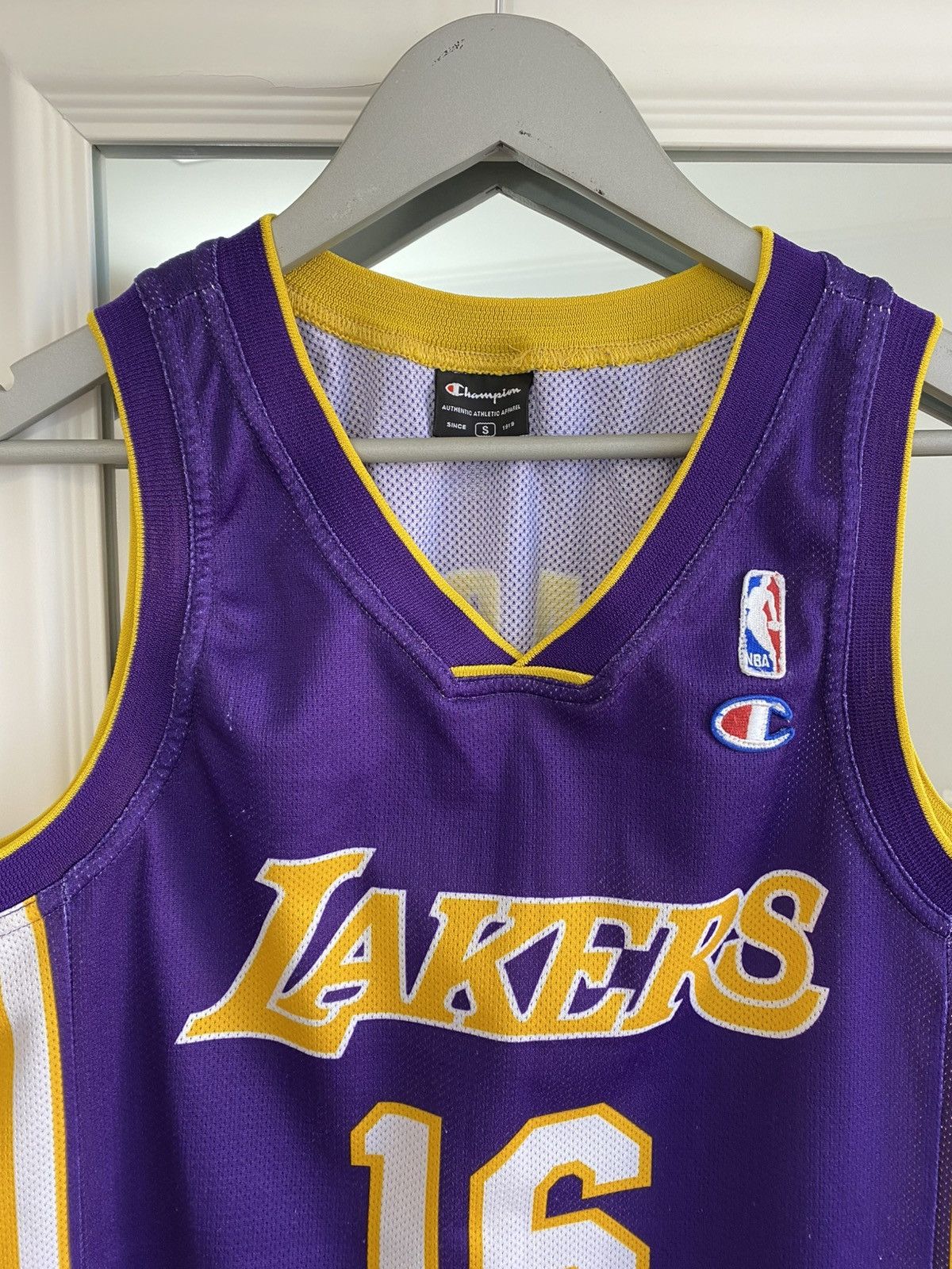 Champion Vintage champion Lakers NBA Jersey 16 Gasol ! Size US S / EU 44-46 / 1 - 7 Thumbnail