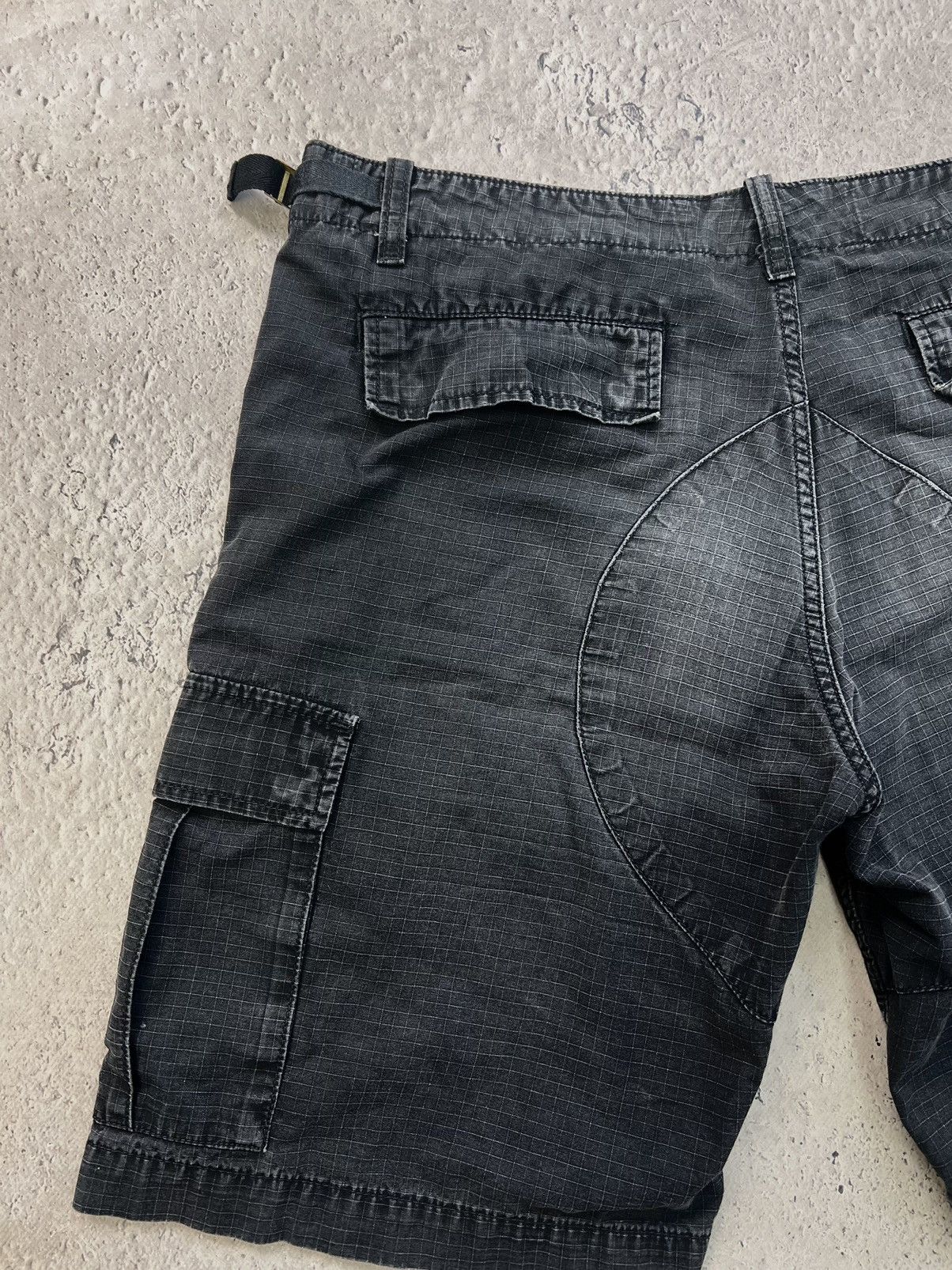 Carhartt Y2K washed cargo regular Carhartt black wash pants shorts Size US 33 - 8 Thumbnail