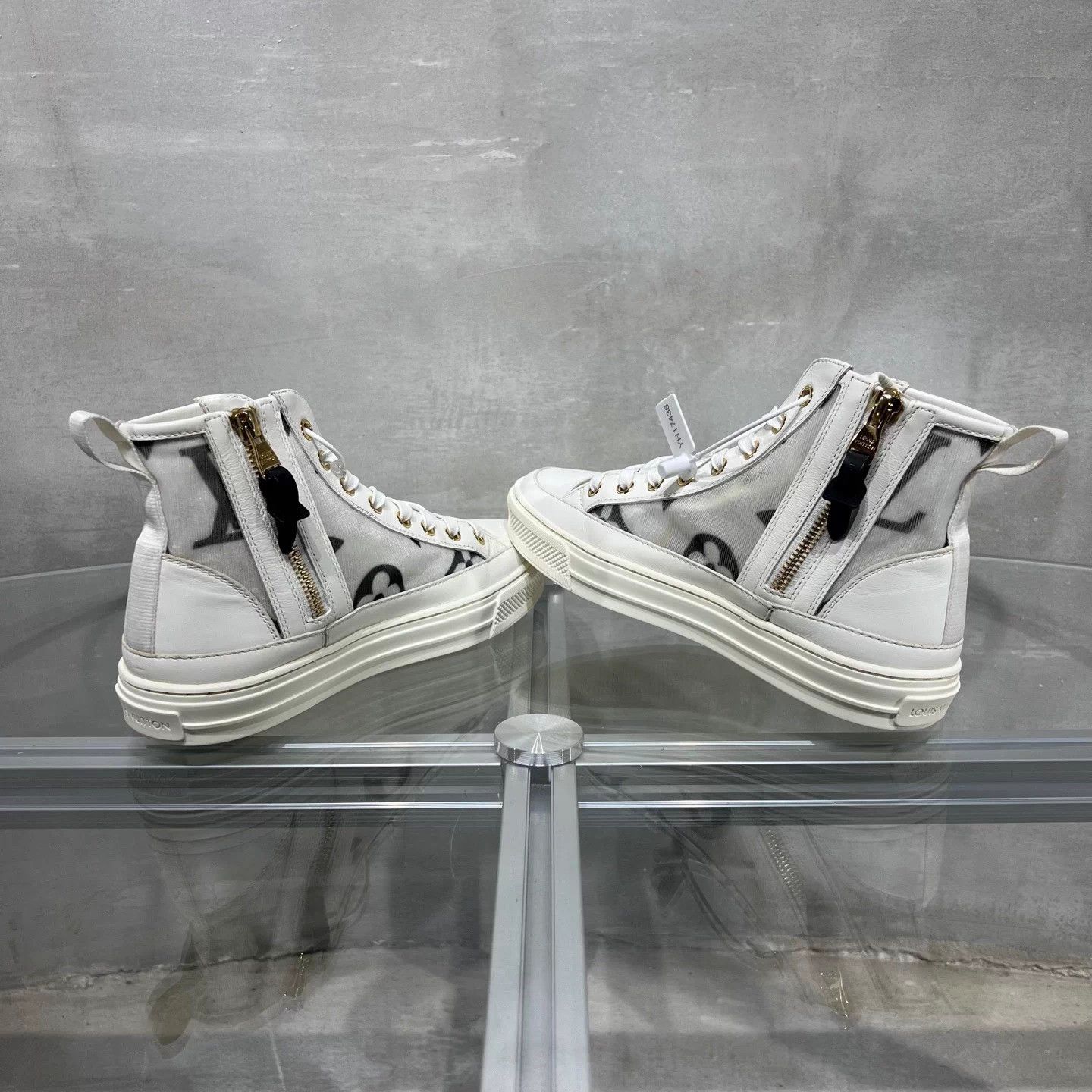 Louis Vuitton LV Stellar High-Top Monogram Sneaker Size US 5 / IT 35 - 5 Thumbnail