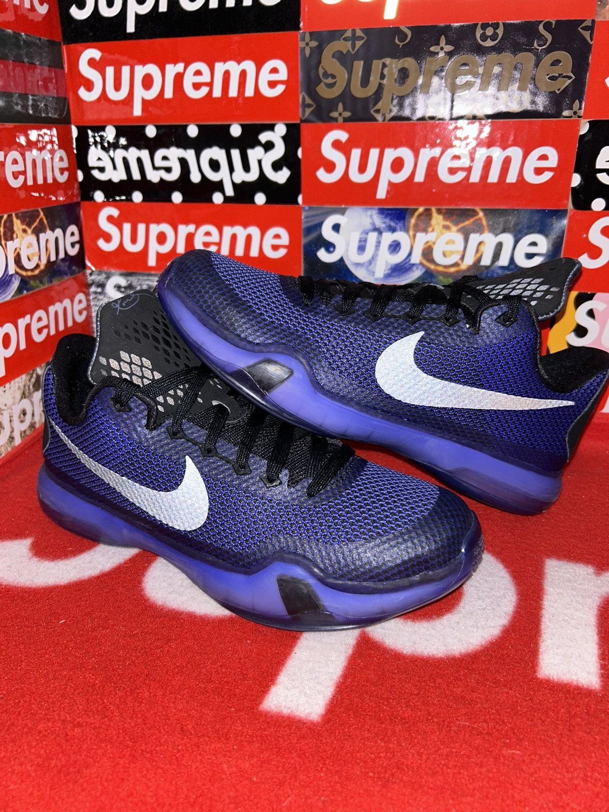 Nike Nike Kobe 10 GS 'Blackout' 726067 005 size 7y VNDS Size US 7 / EU 40 - 2 Thumbnail