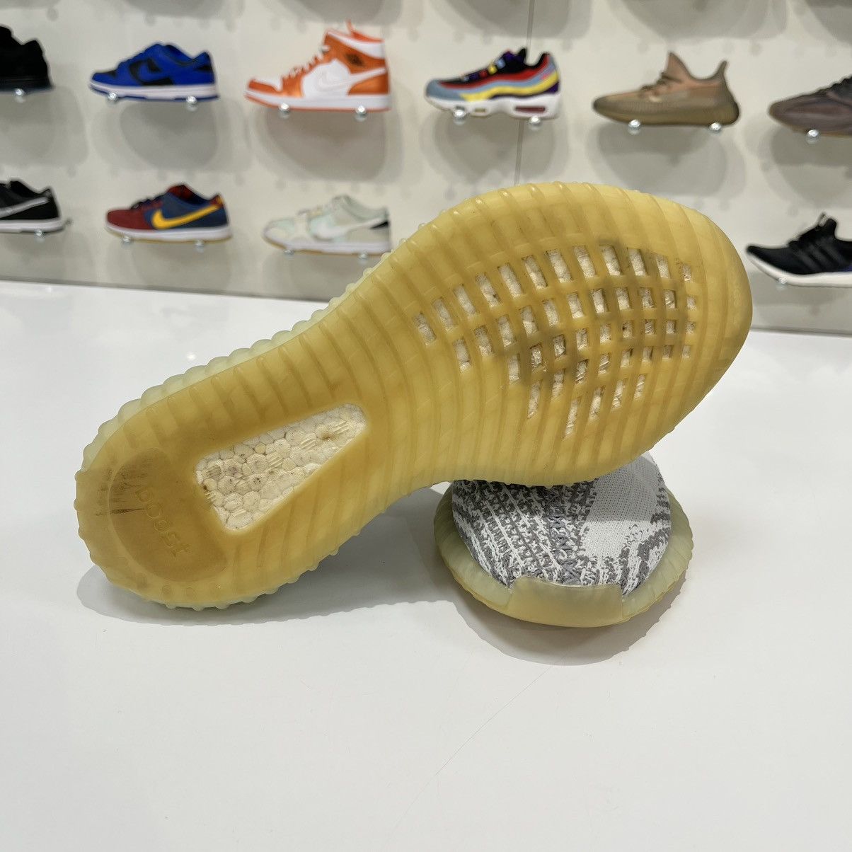Adidas Adidas Yeezy Boost 350 V2 Blue Tint Size US 7.5 / EU 40-41 - 9 Thumbnail