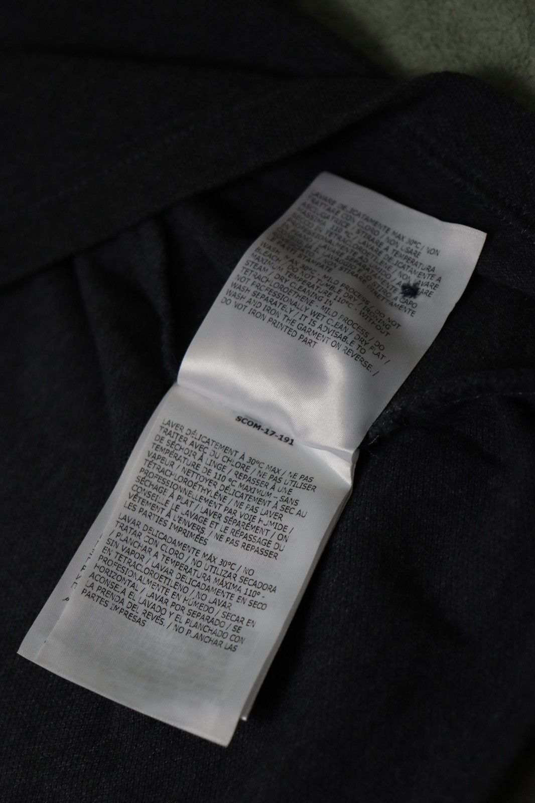 Moncler Moncler MAGLIA Polo High Quality Rare Authentic Piece Size L Size US L / EU 52-54 / 3 - 12 Thumbnail