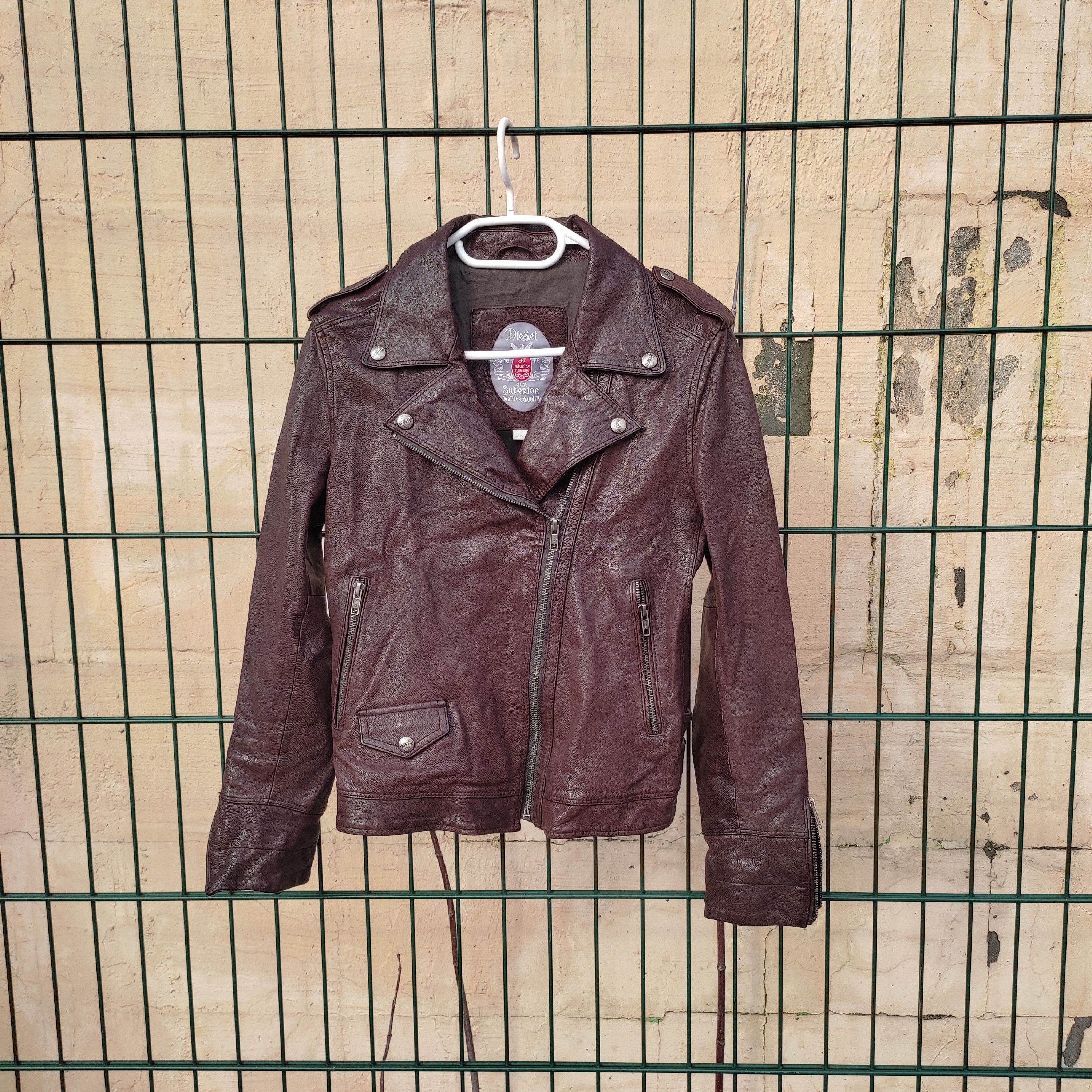 Diesel Diesel womens leather biker vintage jacket Size L / US 10 / IT 46 - 2 Thumbnail