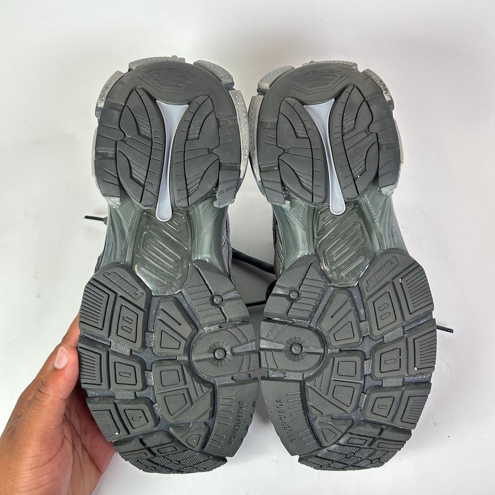 Balenciaga Balenciaga Grey Suede Runners Size US 8 / EU 41 - 6 Thumbnail