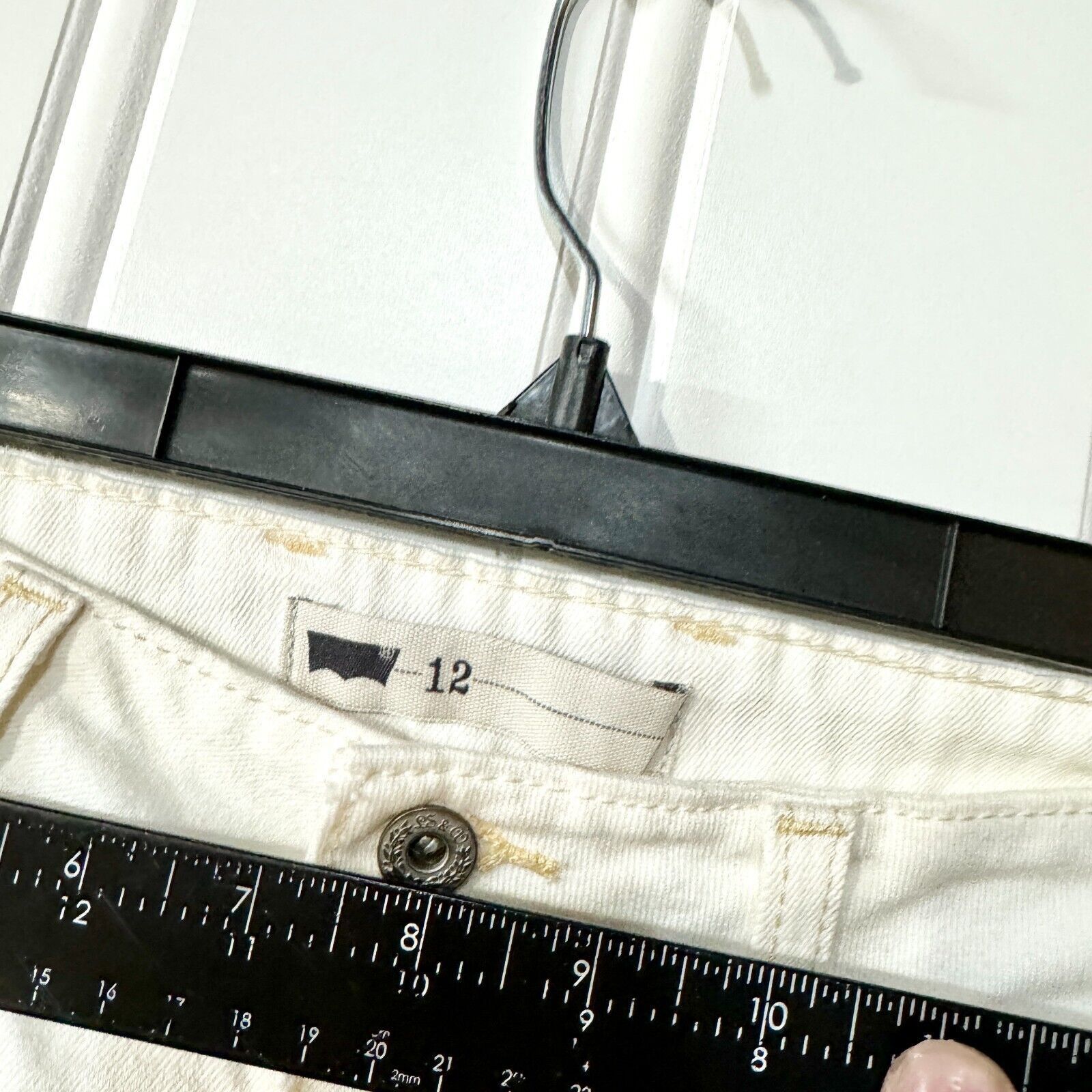 Levi's Levis Capris Size 12 Ivory Cotton Button Front Mid Rise Size 34" / US 12 / IT 48 - 4 Thumbnail
