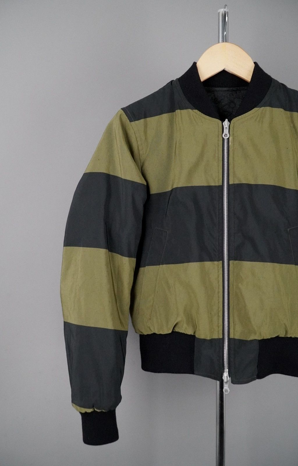 Dries Van Noten Dries Van Noten - Reversible Jacquard Floral Pattern Bomber Size US XS / EU 42 / 0 - 11 Thumbnail