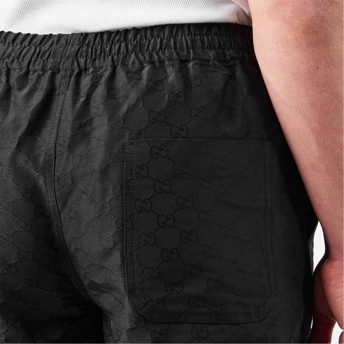 Gucci o1g2r1mq0426 Silk GG Shorts in Black Size US 36 / EU 52 - 4 Thumbnail