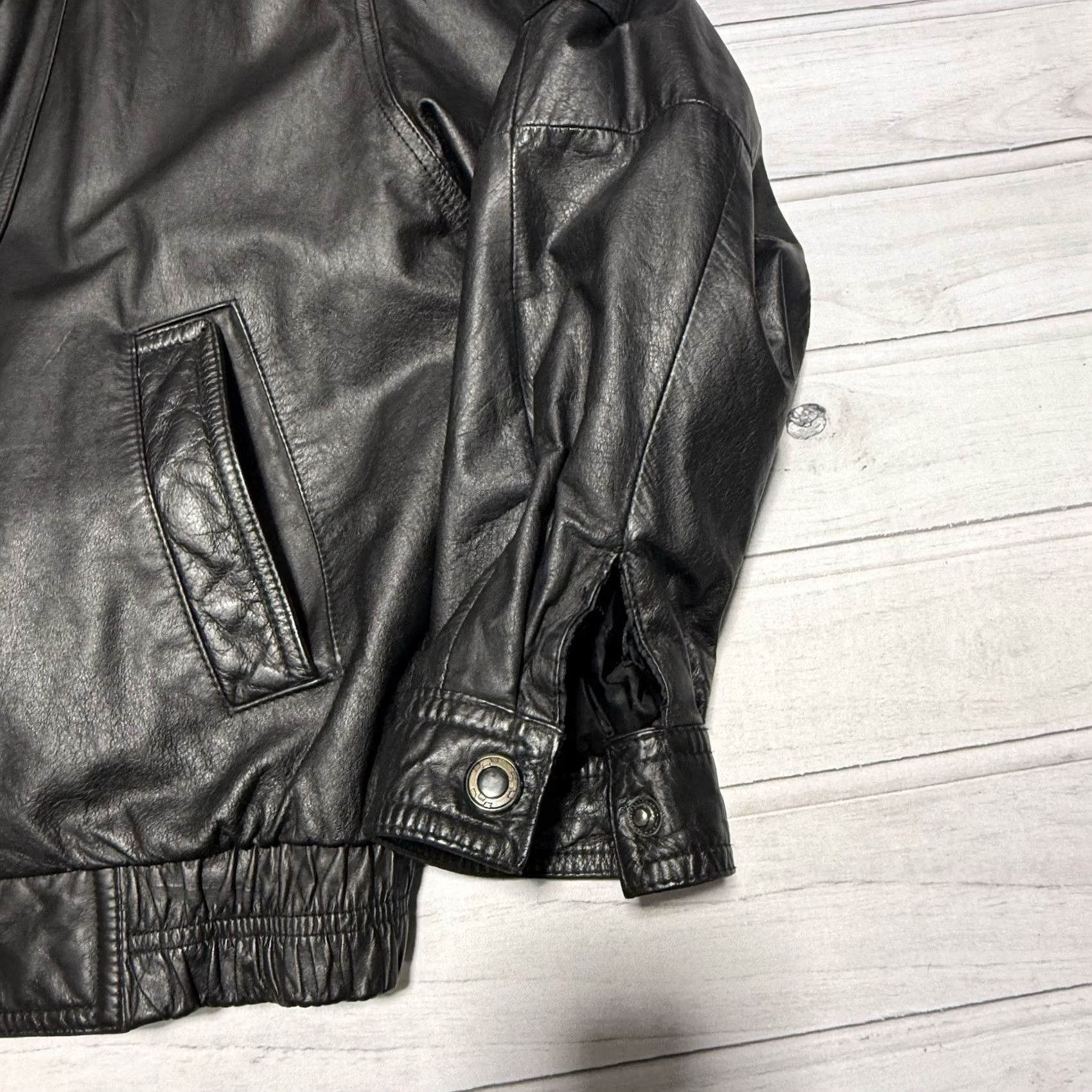 Members Only VINTAGE Members Only Bomber Jacket Mens L Black Leather Coat Quilted Lining Full Zip Pockets Classic 2000s? Size US L / EU 52-54 / 3 - 6 Thumbnail