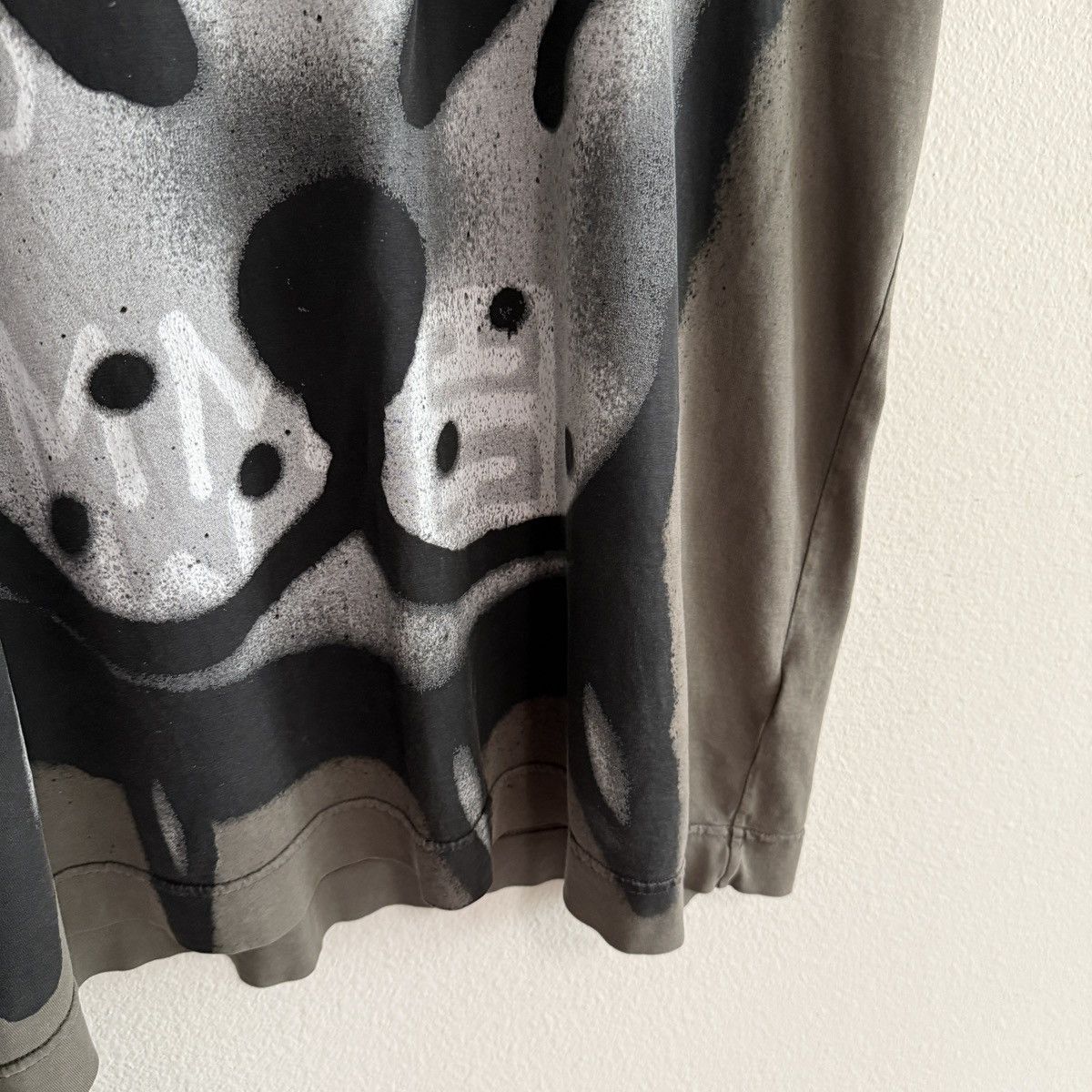 Chito × Givenchy Givenchy chito spraypaint t shirt Size US L / EU 52-54 / 3 - 5 Thumbnail