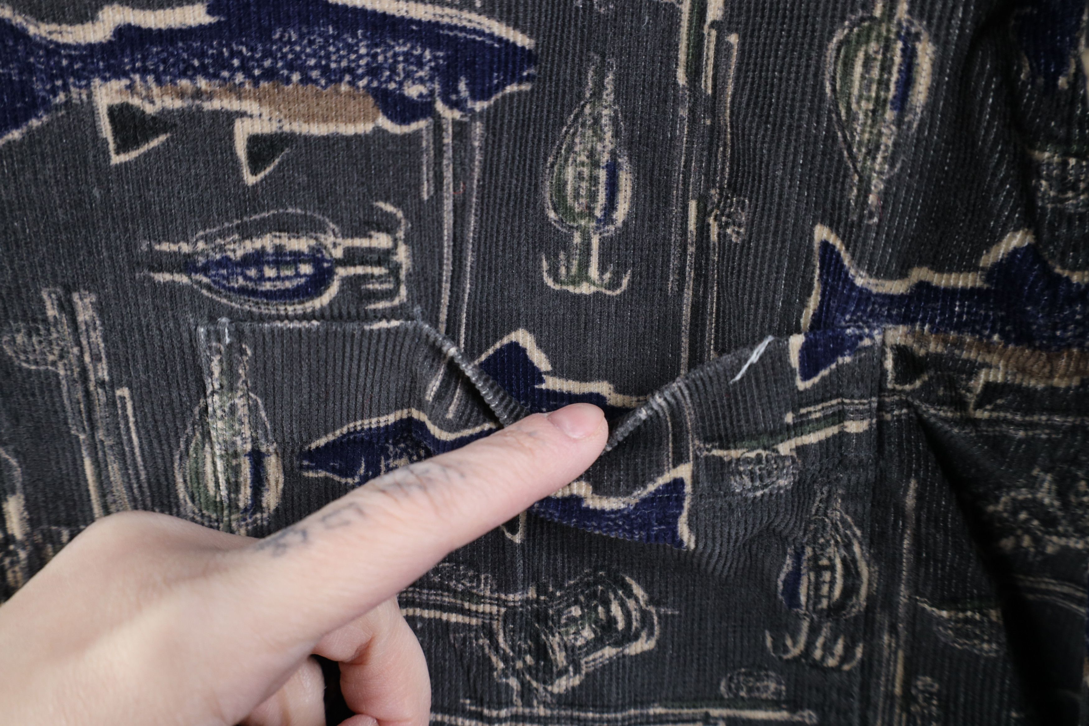 Vintage Vintage 90s Y2K Streetwear Print Corduroy Button Down Shirt Size US L / EU 52-54 / 3 - 4 Thumbnail