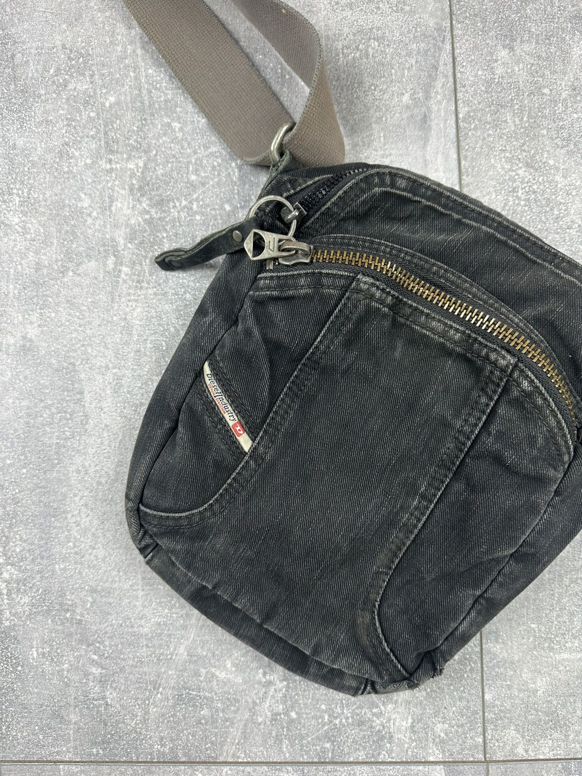 Diesel Diesel Denim Silver Distressed Shoulder Bag Size ONE SIZE - 4 Thumbnail