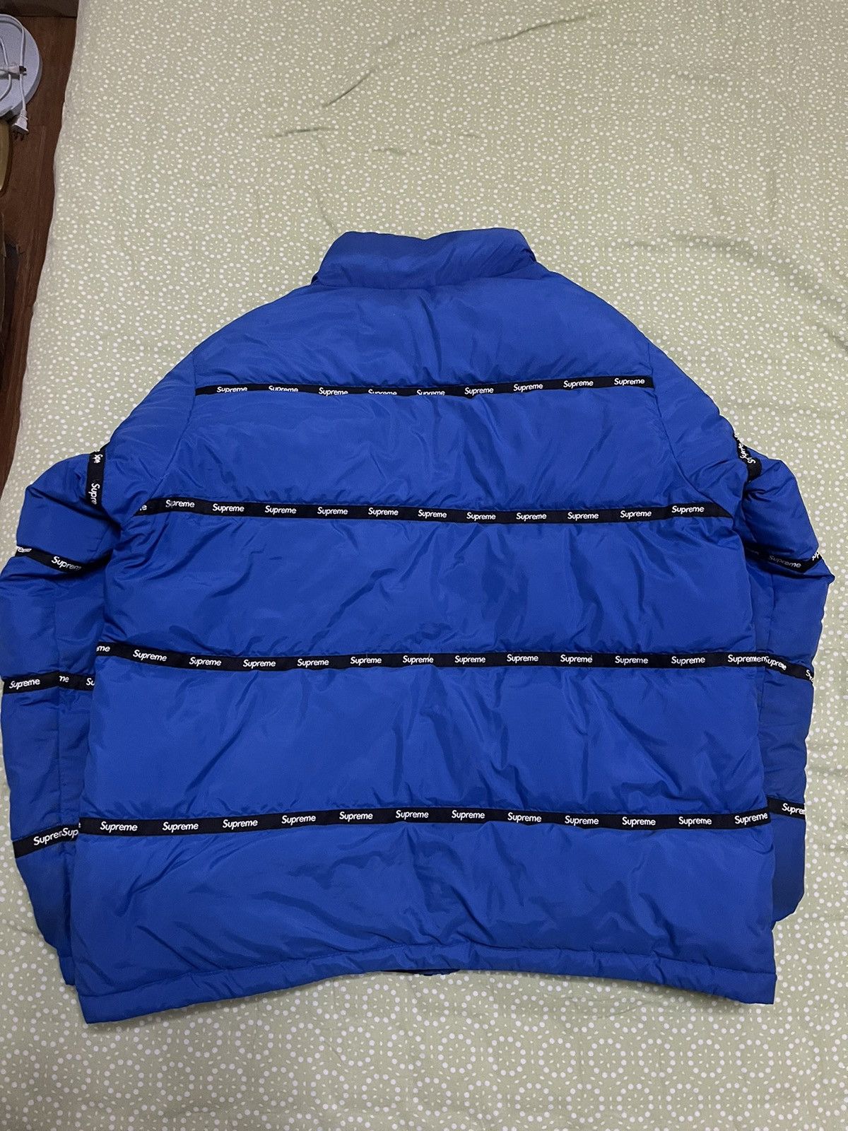 Supreme Supreme logo tape puffy jacket blue Size US L / EU 52-54 / 3 - 2 Thumbnail