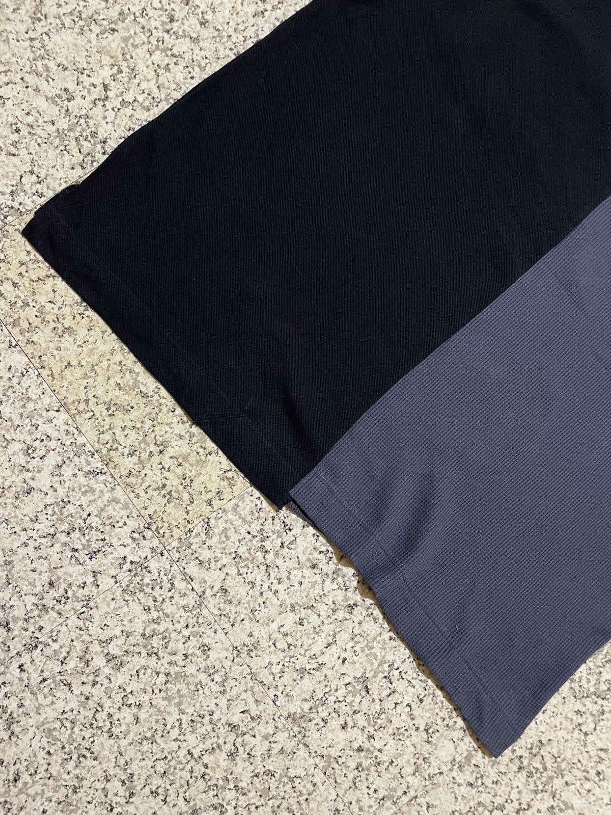 GU × Maison MIHARA YASUHIRO GU x Mihara Yasuhiro "Good Inspiration" Docking Split Shirt Size US L / EU 52-54 / 3 - 22 Thumbnail