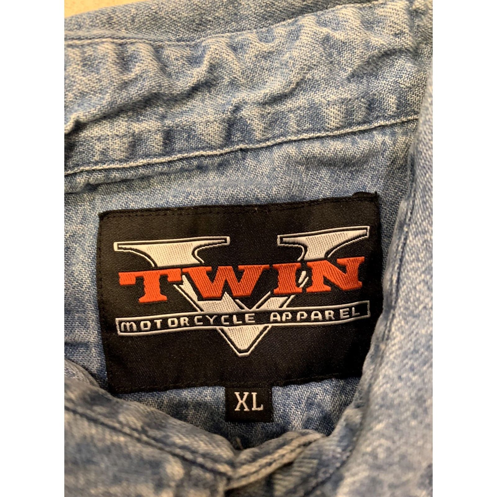 Vintage VINTAGE Twin Motorcycle Apparel Mens XL Buttoned Denim Chambray Shirt Vest Blue Size US XL / EU 56 / 4 - 4 Thumbnail