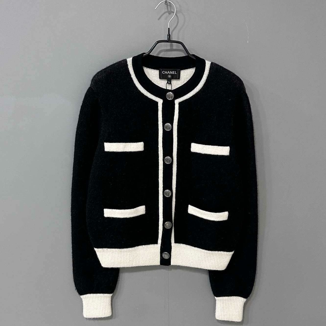 Chanel Chanel Black Sweater it_36 Women Size XS / US 0-2 / IT 36-38 - 1 Thumbnail