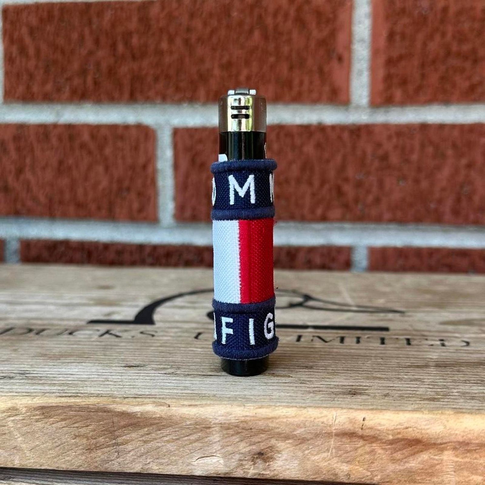 Tommy Hilfiger grailtap Custom 1 of 1 vintage tommy hilfiger lighter case Size ONE SIZE - 2 Thumbnail