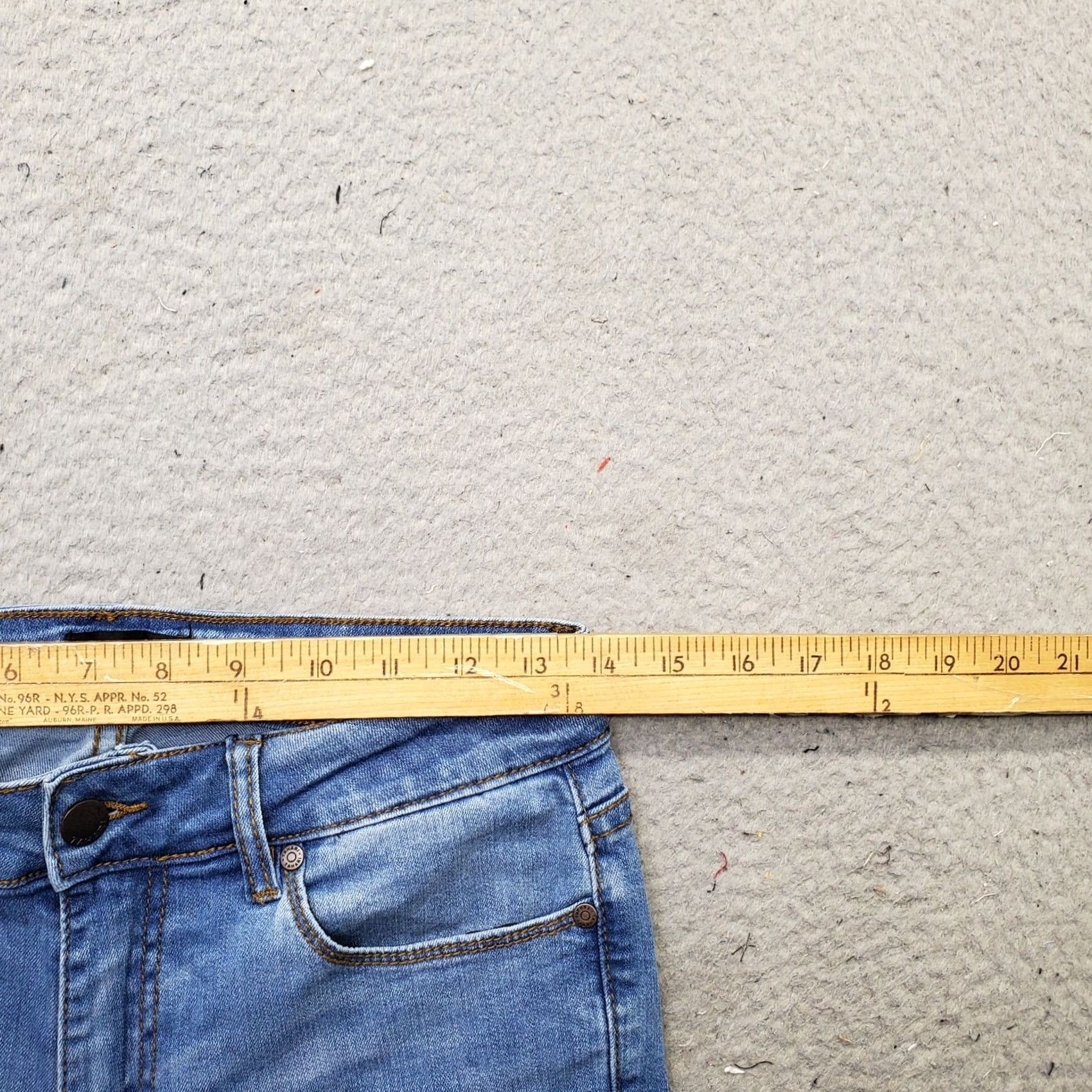 Vintage Tahari Womens Jeans Tahari Kelly Jeans Womens 4 Blue Denim Faded Streetwear Classic Skinny Leg 4 Womens Size 4 Blue Denim Jeans Mens Womens Boys Girls Size 27" / US 4 / IT 40 - 6 Thumbnail