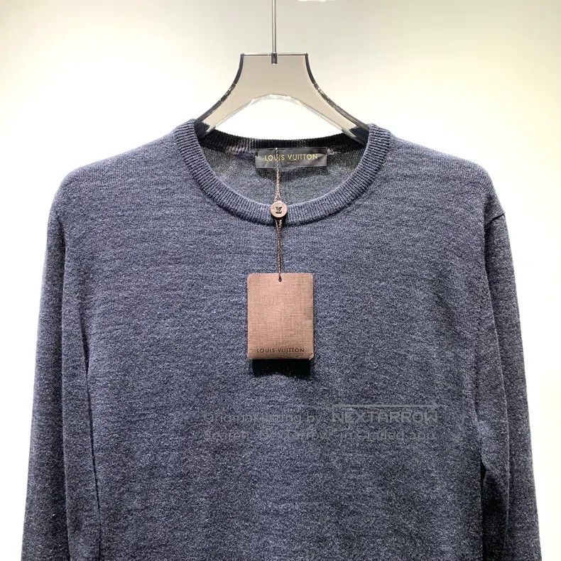 Louis Vuitton Louis Vuitton Solid logo knit sweater Size US L / EU 52-54 / 3 - 3 Thumbnail