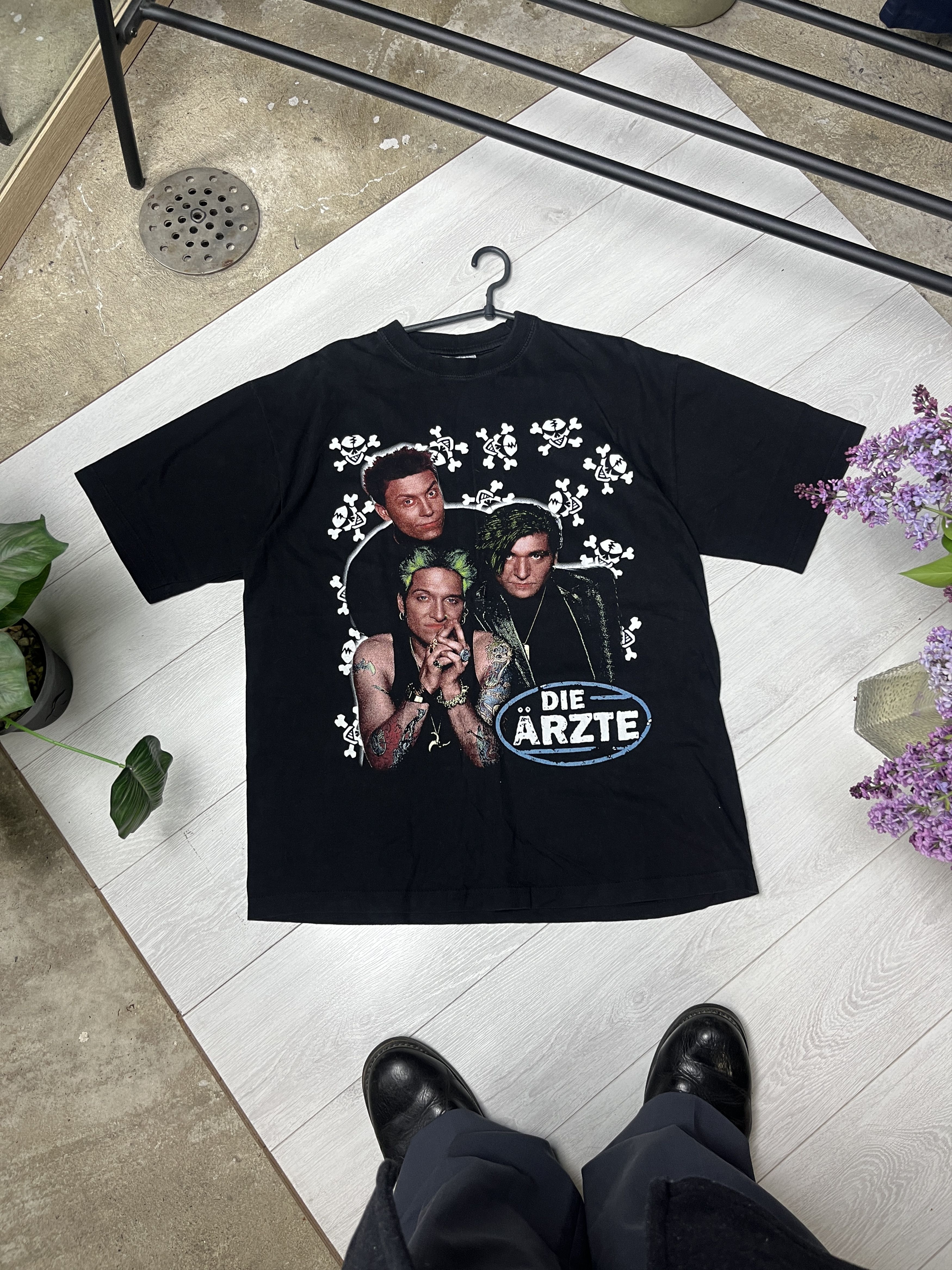 Band Tees 1990s DIE ÄRZTE GERMAN PUNK ROCK BAND TEE - LOT № 966 Size US XL / EU 56 / 4 - 1 Thumbnail