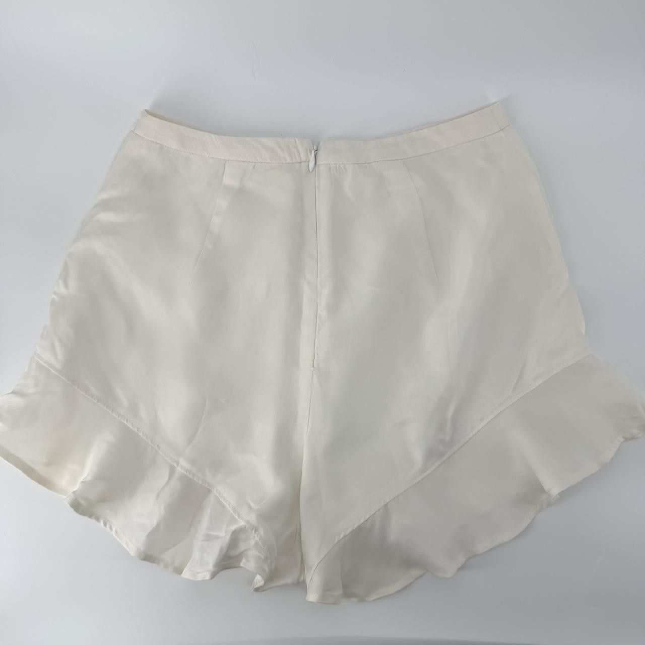 Other The Jetset Diaries Cream Ruffle Hem Shorts Tassel Tie Size 26" / US 2 / IT 38 - 5 Thumbnail