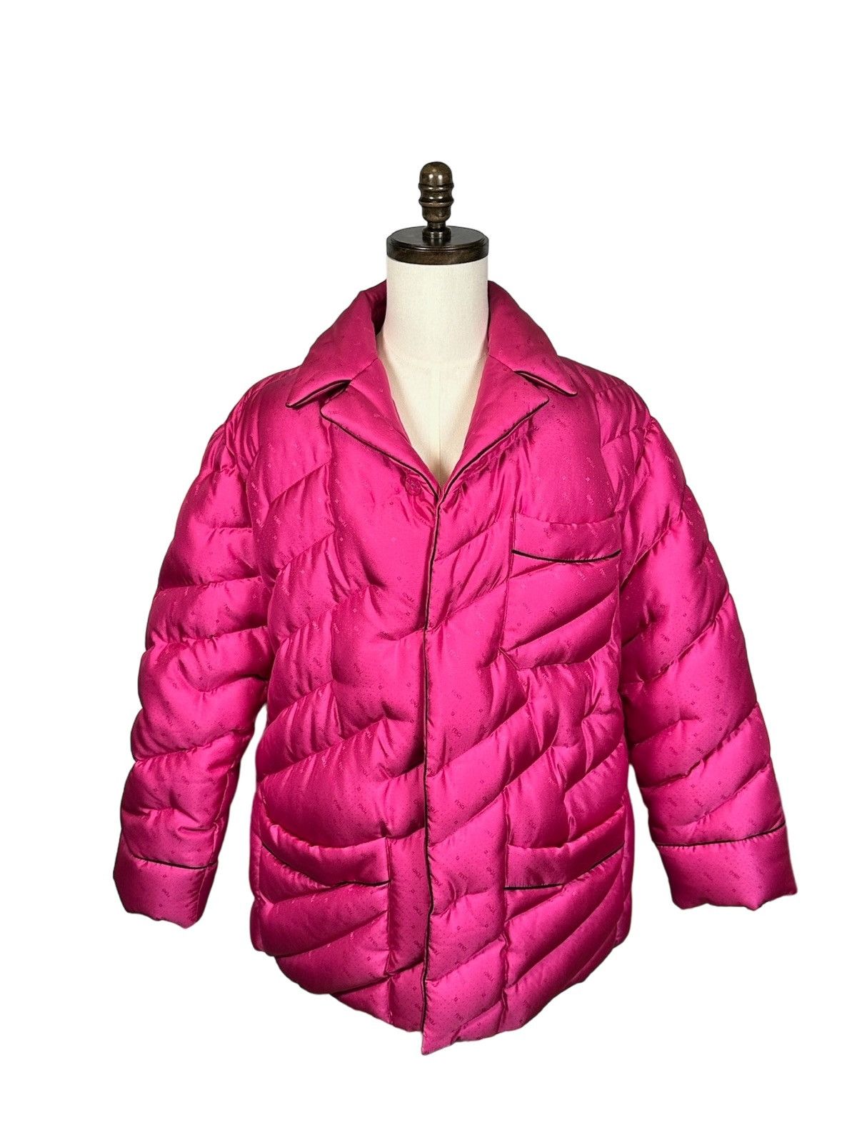Fendi FENDI DOWN JACKET IN RASPBERRY Size US M / EU 48-50 / 2 - 1 Thumbnail
