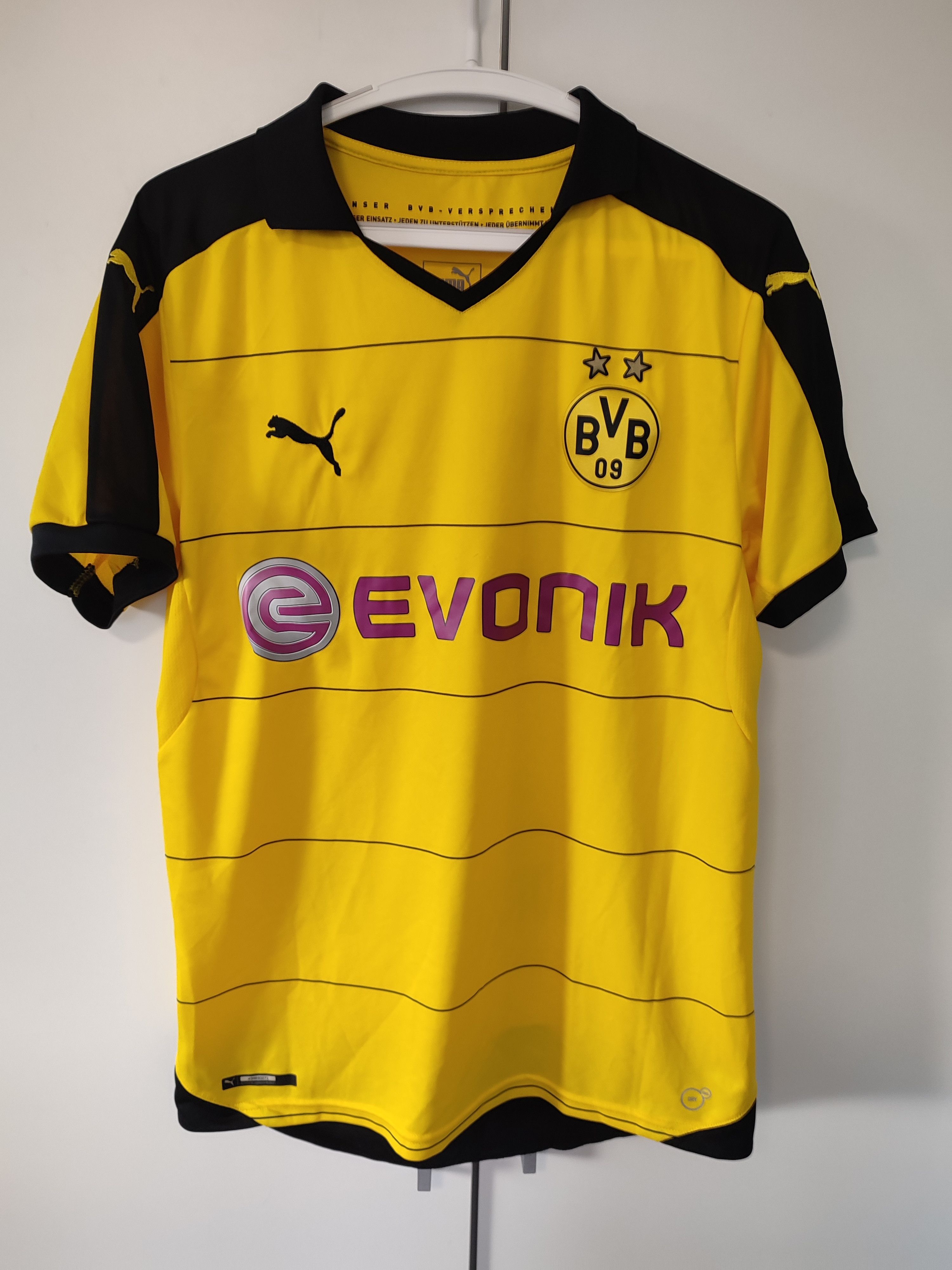 Puma BORUSSIA DORTMUND 2015-16 HOME FOOTBALL Kit SHIRT Size US M / EU 48-50 / 2 - 1 Thumbnail