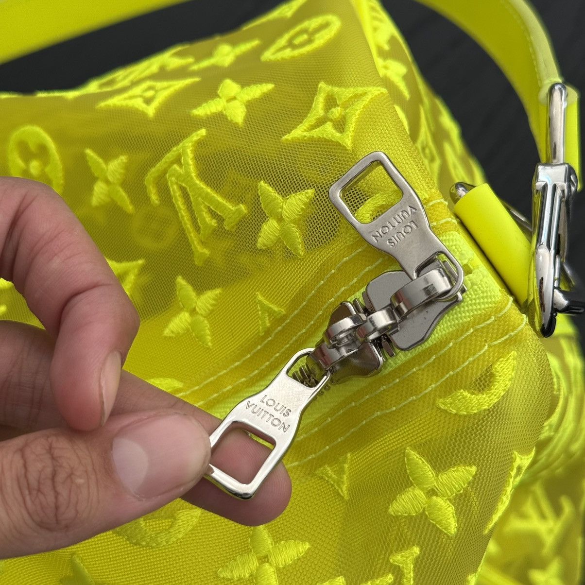Louis Vuitton Louis Vuitton Keepall Bandouliere Yellow Mesh 50 Size ONE SIZE - 6 Thumbnail