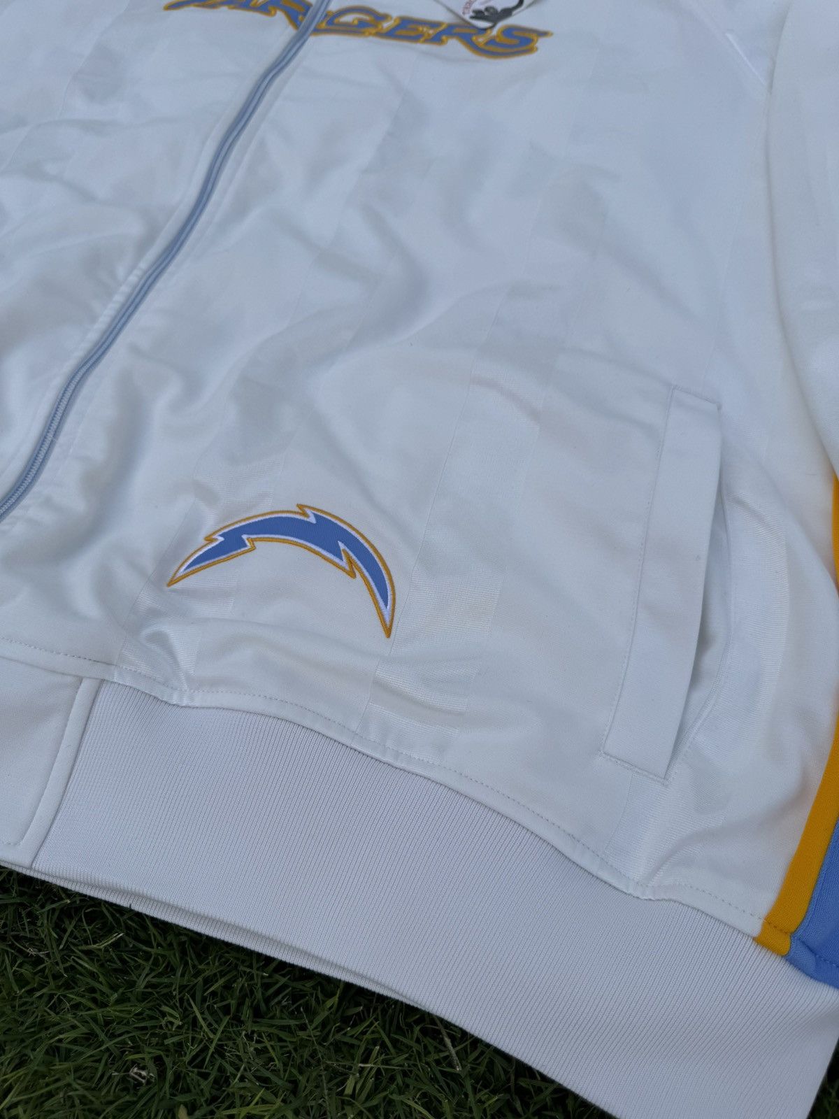Mitchell & Ness Vintage Los Angeles Chargers Mitchell & Ness zip-up track Size US XXL / EU 58 / 5 - 4 Thumbnail