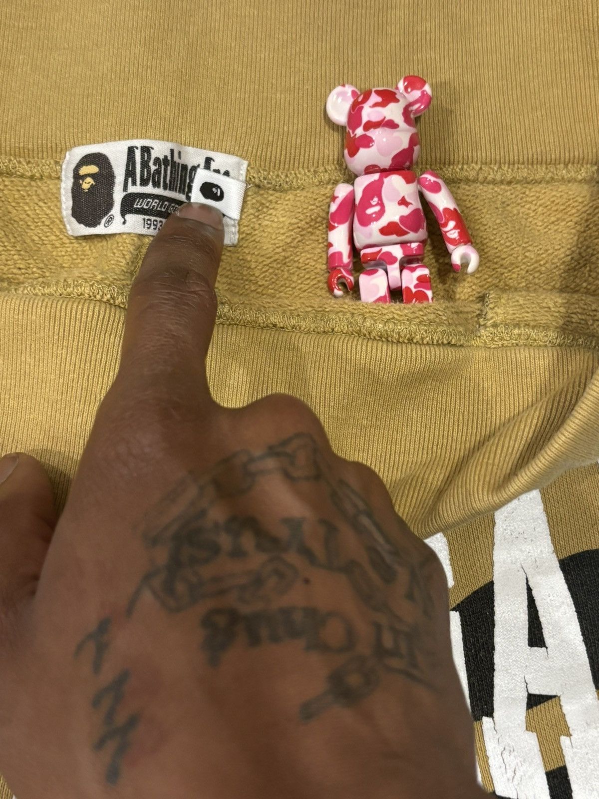 Bape Yellow camo big ape head camo swatshorts Size US 32 / EU 48 - 7 Thumbnail