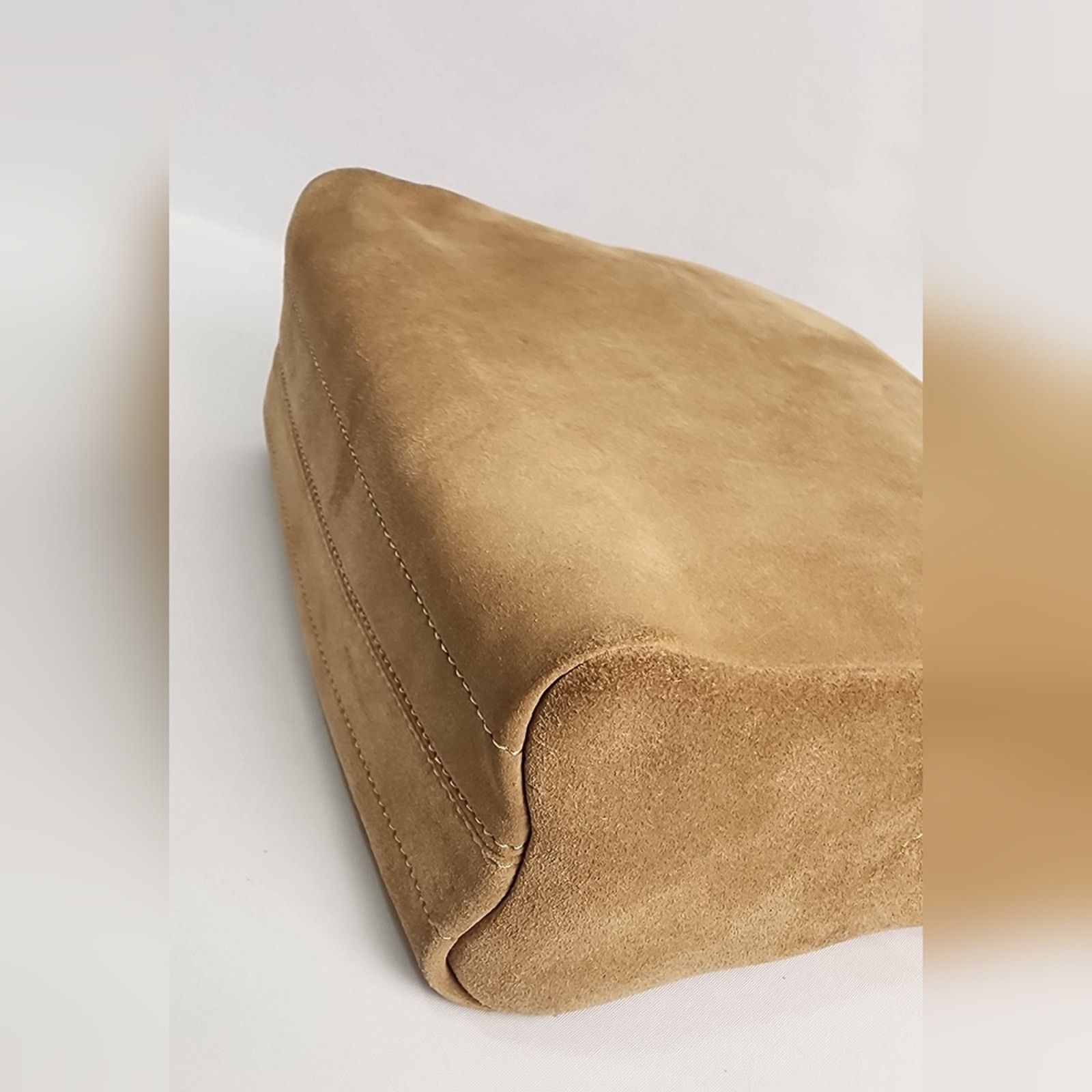Loewe Loewe Anagram Tan Suede Shoulder Bag w/ dust bag Size ONE SIZE - 10 Thumbnail
