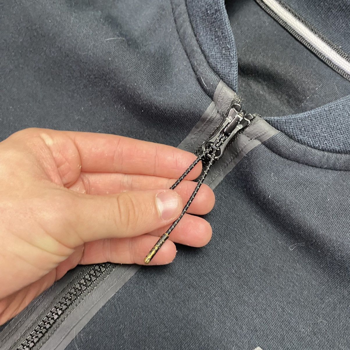 Nike Men’s Nike Tech Fleece Small Logo zip sweatshirt Size US M / EU 48-50 / 2 - 6 Thumbnail