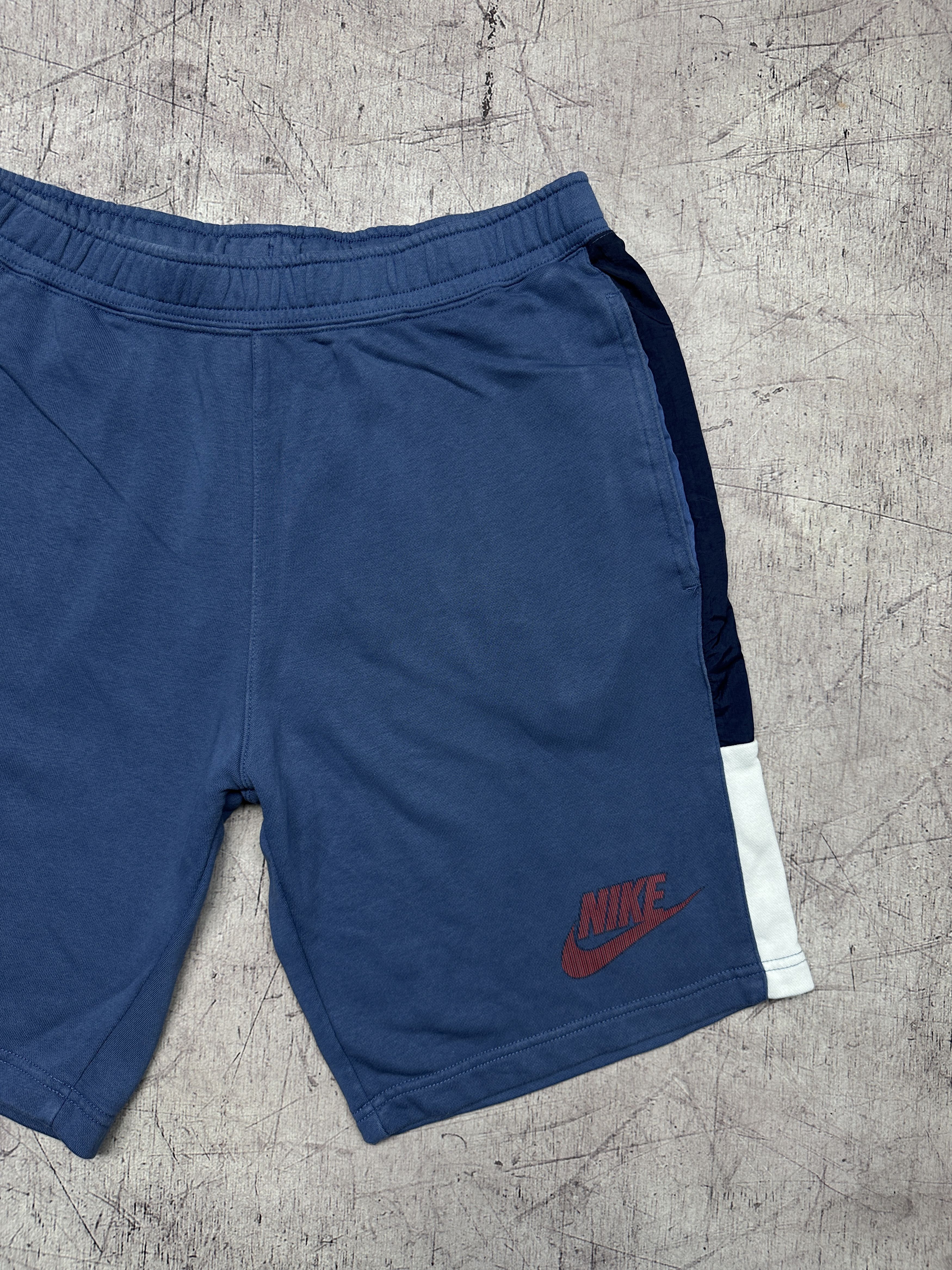 Nike Nike Mens Sweatshorts Shorts Size US 34 / EU 50 - 2 Thumbnail
