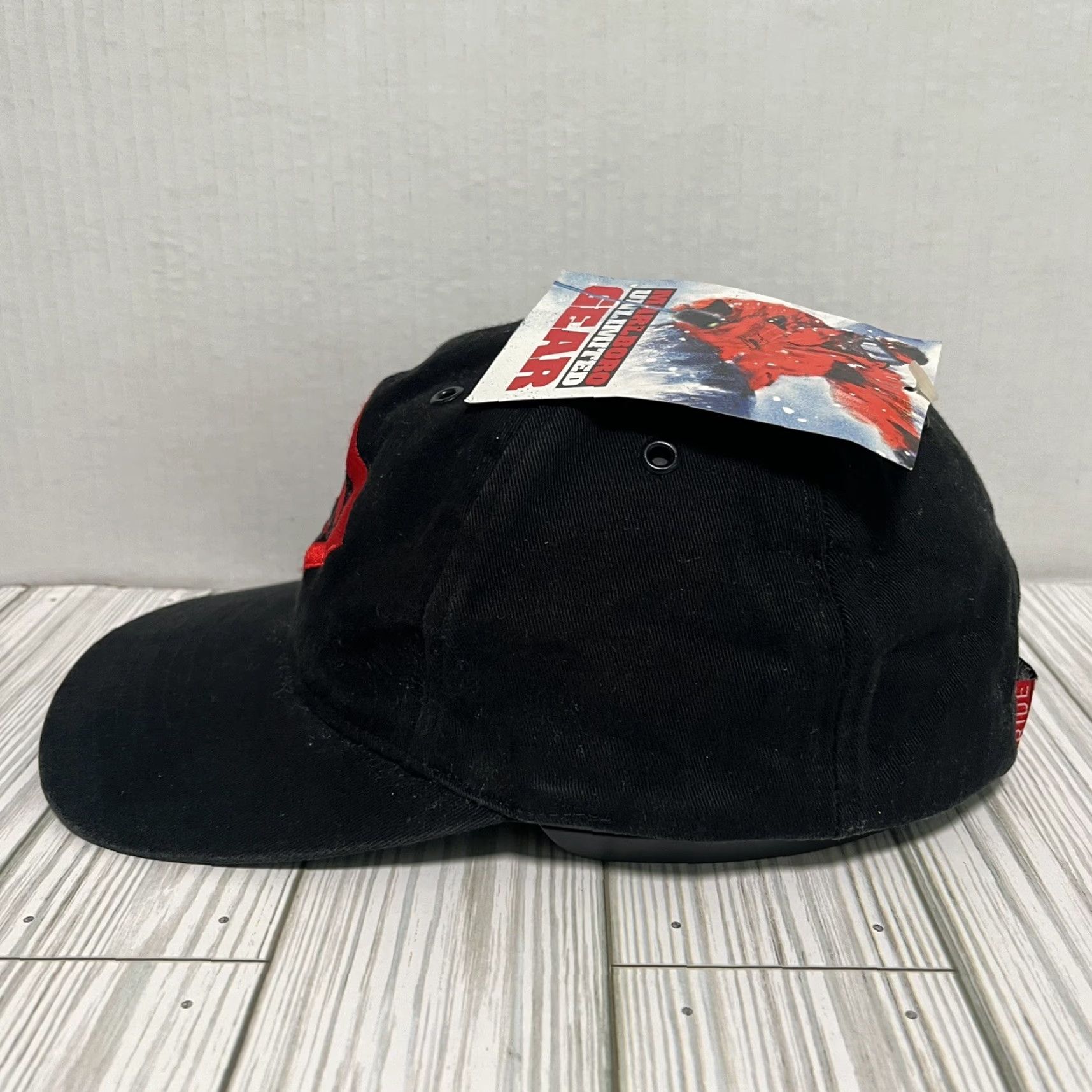 Marlboro VINTAGE Marlboro Hat Cap Strap Back Unlimited Gear Deadstock Black Red Cigarette Men One Size Adjustable Baseball Cap 90s Retro USA Mens Size ONE SIZE - 3 Thumbnail