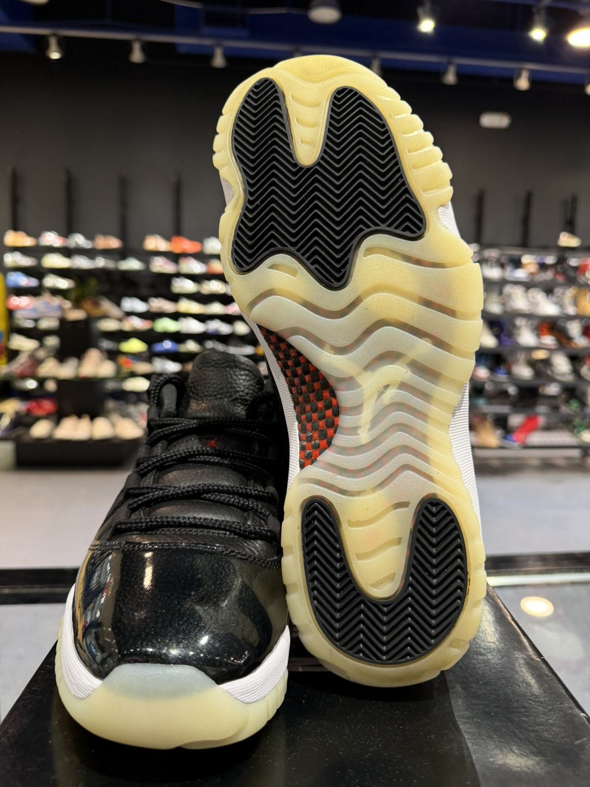 Jordan Brand Size 11 - Jordan 11 Retro Low 72-10 Size US 11 / EU 44 - 8 Thumbnail