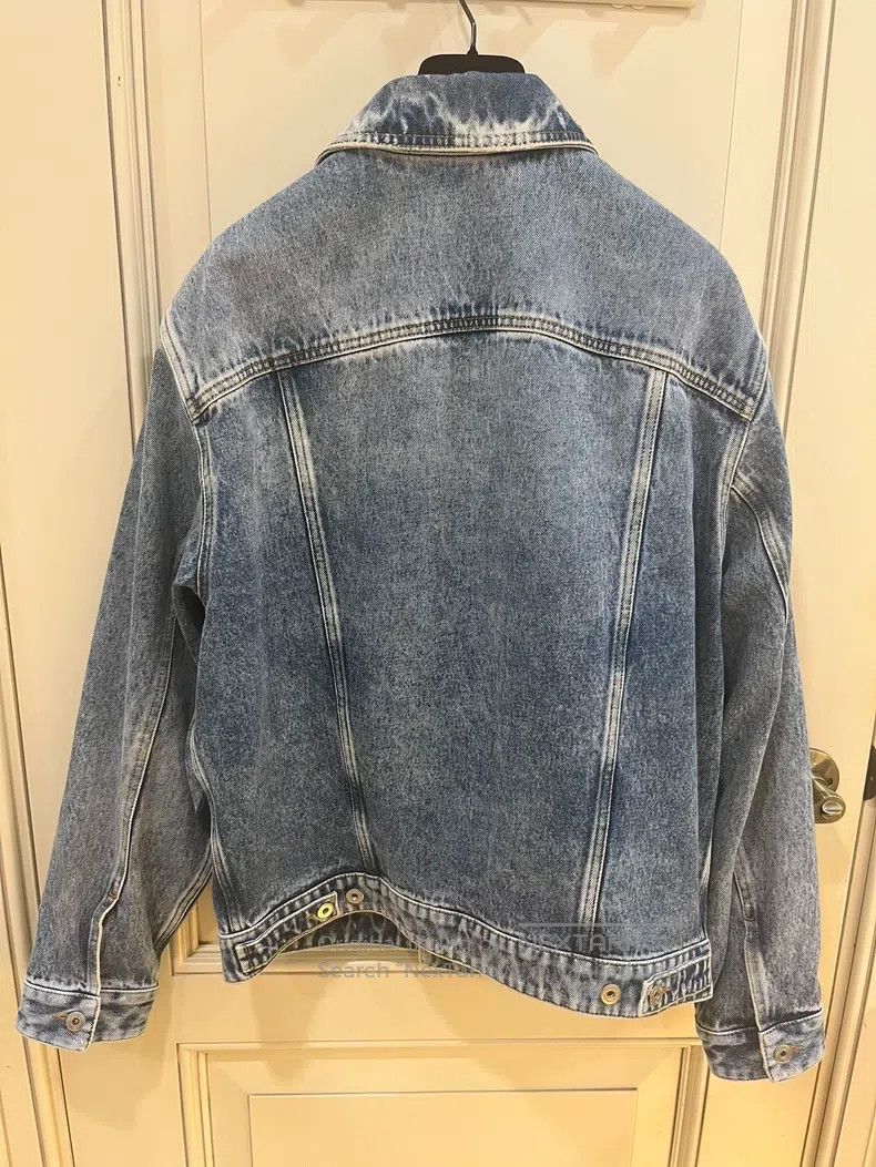 Valentino Valentino White big V logo denim jacket Size US S / EU 44-46 / 1 - 4 Thumbnail