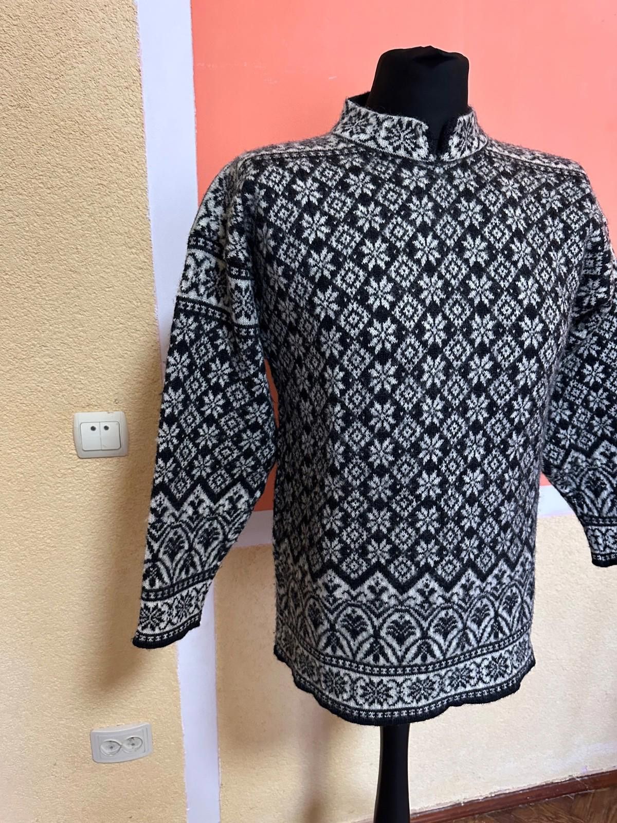 Dale Of Norway DALE OF NORWAY HARDKNITTED WOOL size L MENS Size US L / EU 52-54 / 3 - 2 Thumbnail
