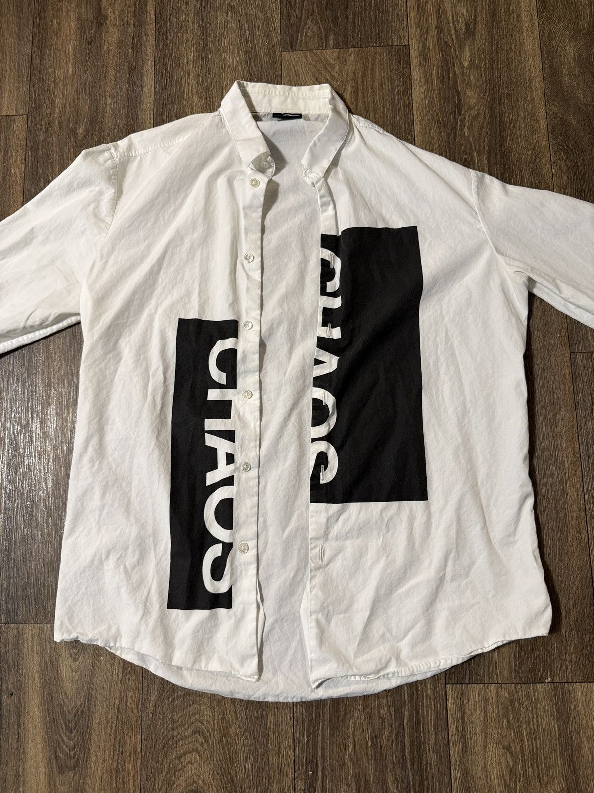 Alexander McQueen alexander mcqueen mcq “chaos” button up Size US S / EU 44-46 / 1 - 2 Thumbnail