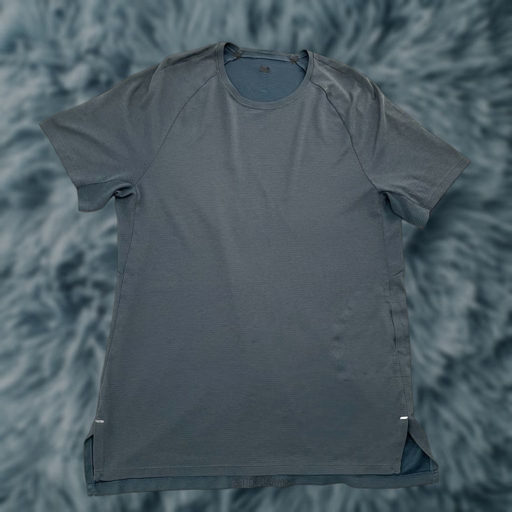 Lululemon Lululemon All Terrain Short Sleeve Shirt Mens M Blue Athletic Activewear Reflective Gym Yoga Casual Shirt Size US M / EU 48-50 / 2 - 1 Thumbnail