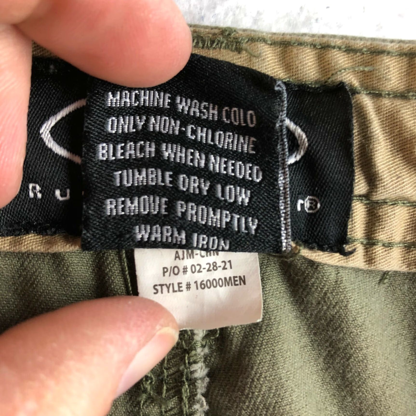 Vintage Rugged Wear Green Cargo Shorts Mens Size 40 Mid Rise 100% Cotton Size US 35 - 8 Thumbnail
