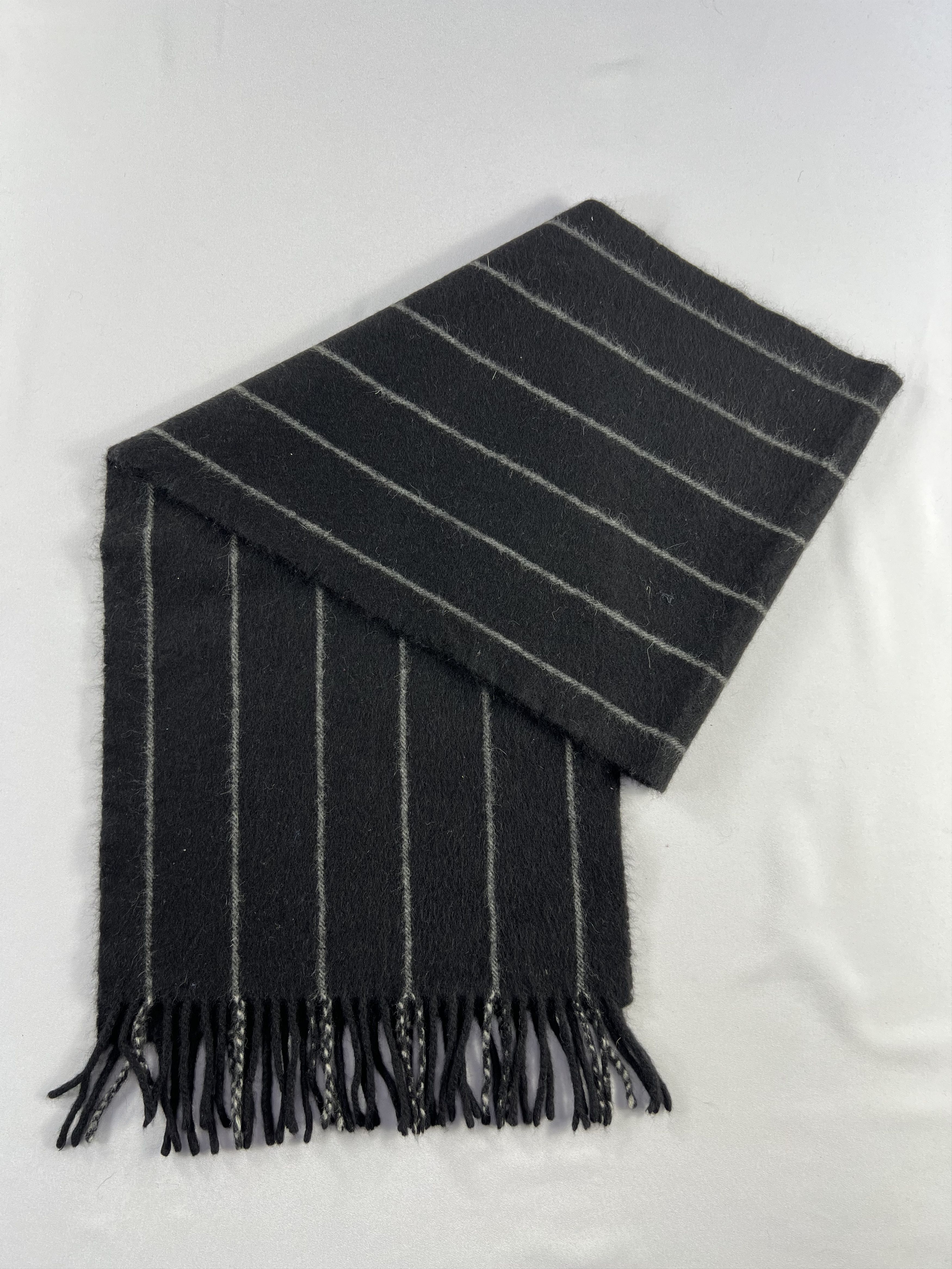Paul Smith Paul Smith Scarf / Muffler / Neckwear P1068 Size ONE SIZE - 5 Thumbnail