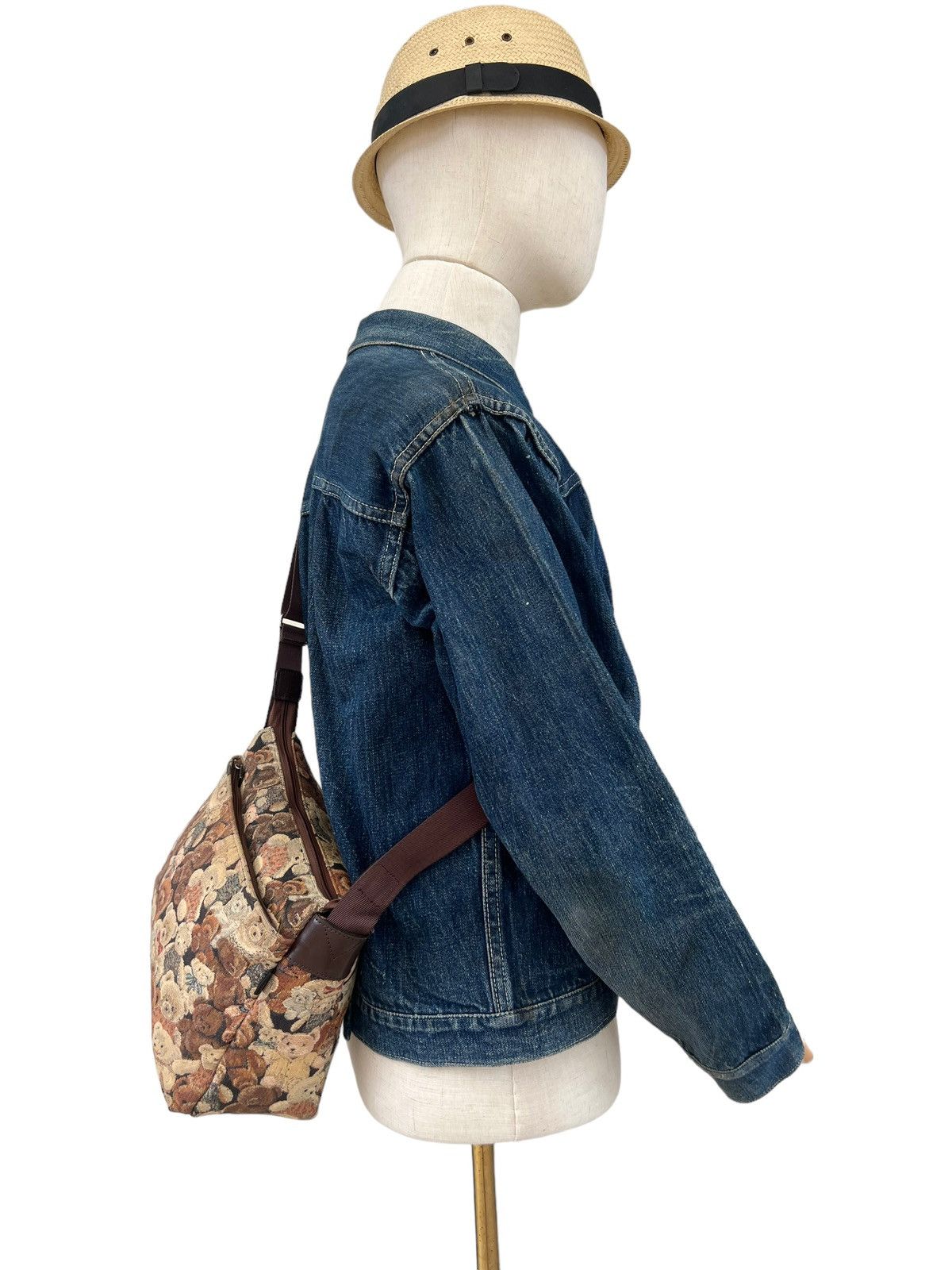 Japanese Brand Vintage Yamatoya Tokyo Ravi Ravi Jacquard Bears Sling Bag Size ONE SIZE - 4 Thumbnail