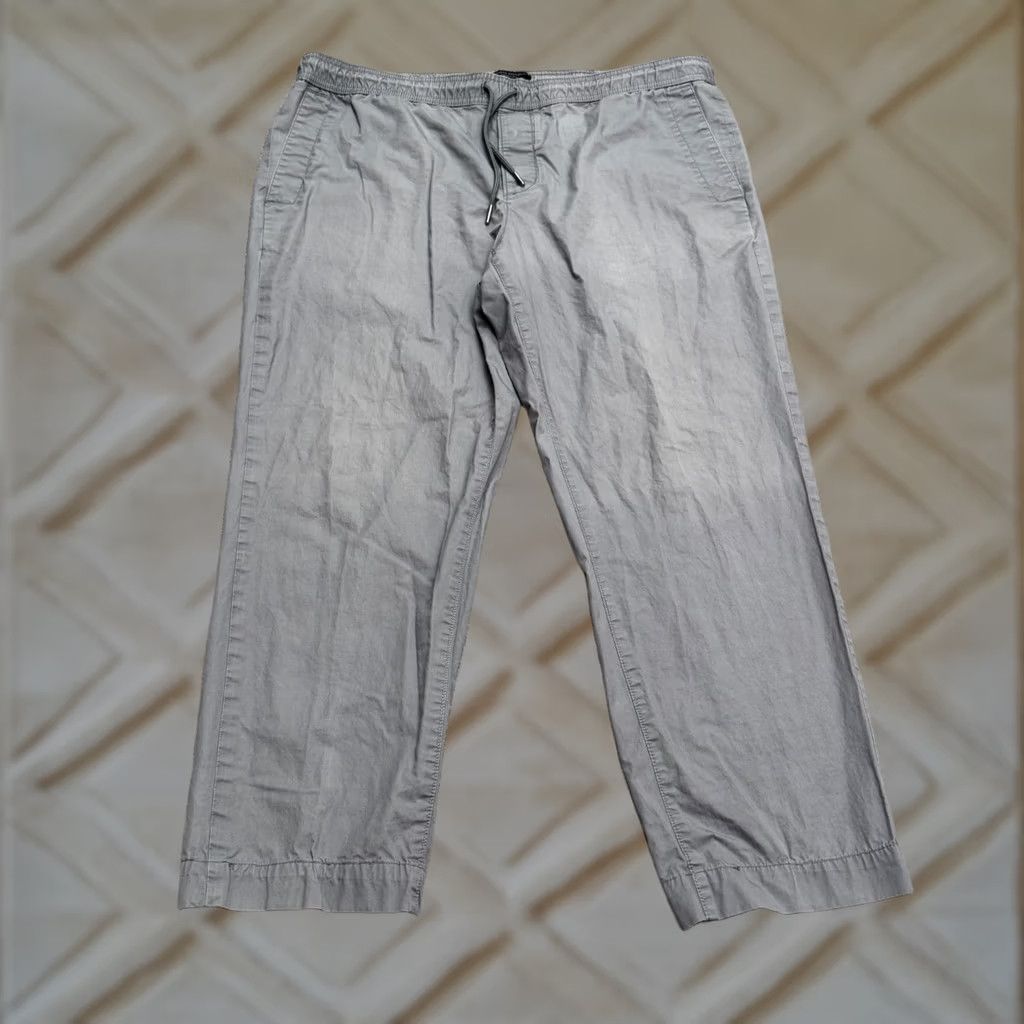 Banana Republic Banana Republic Aiden Fit Chino Pants Mens 36x32 Gray Tapered Leg Elastic Waist Size US 36 / EU 52 - 1 Thumbnail