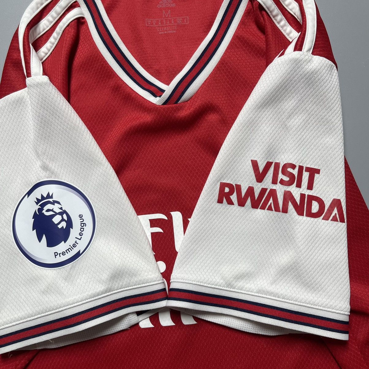 Vintage ARSENAL ADIDAS 2019/2020 FOOTBALL HOME JERSEY #10 OZIL Size US M / EU 48-50 / 2 - 7 Thumbnail