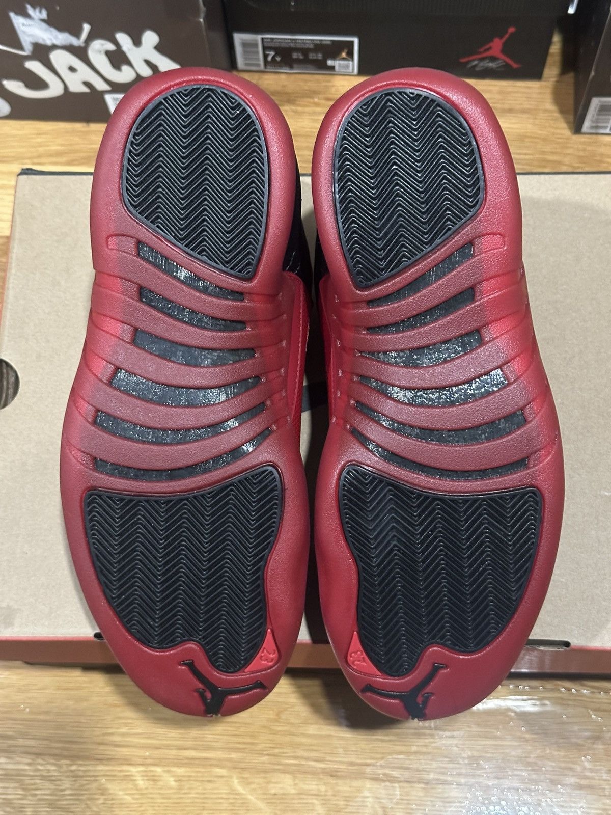 Jordan Brand Jordan 12 Flu Game sz 9 Size US 9 / EU 42 - 3 Thumbnail