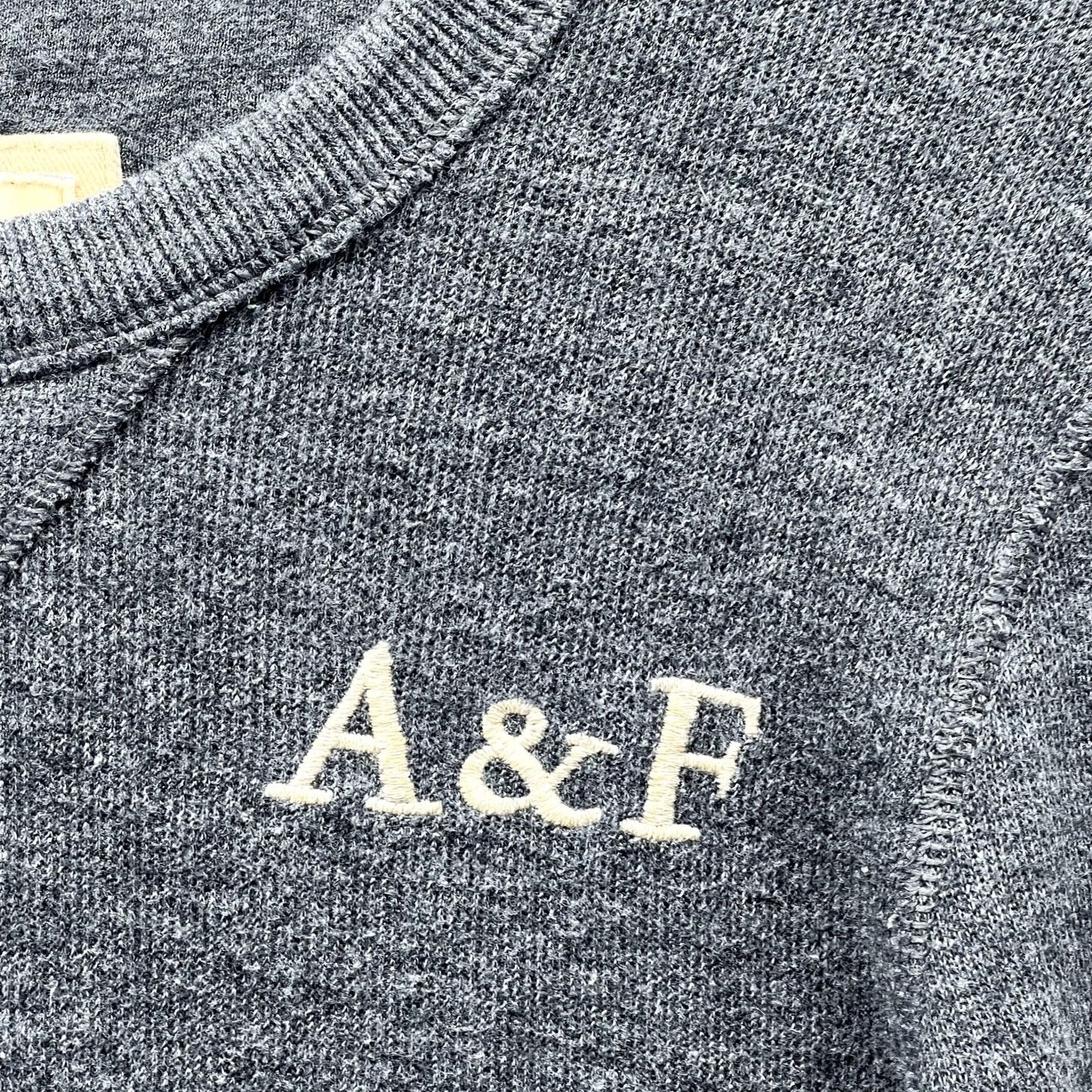 Abercrombie & Fitch Abercrombie & Fitch Sweatshirt Mens M Gray Muscle Fit Crewneck A&F Logo Size US M / EU 48-50 / 2 - 4 Thumbnail