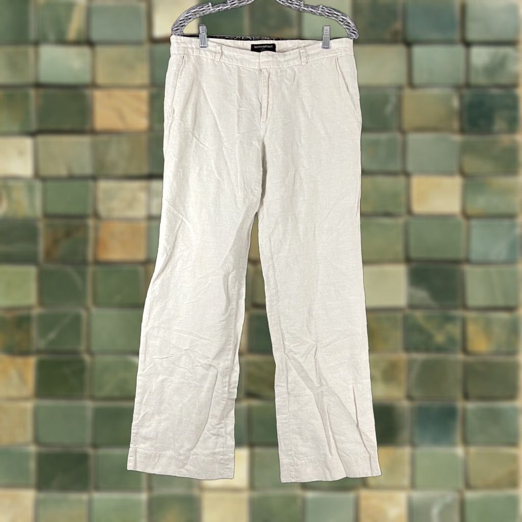 Banana Republic VINTAGE? No. Use: BANANA REPUBLIC Martin Fit Pants Women White 10 Chino Banana Republic Martin-Fit Women’s 10 White Pants Size 32" / US 10 / IT 46 - 1 Thumbnail