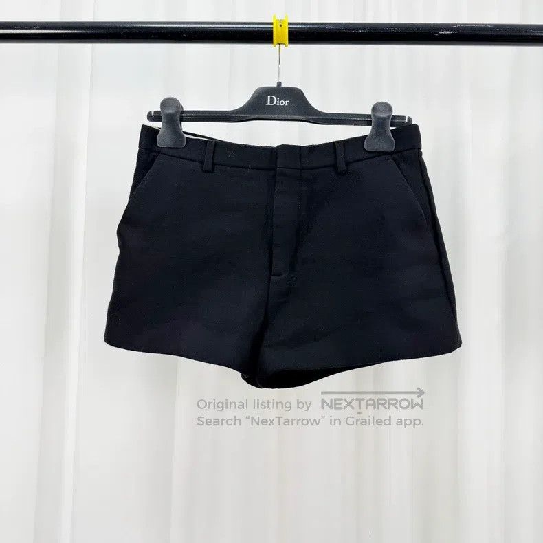Gucci Gucci 25 new black wool shorts Size 26" / US 2 / IT 38 - 1 Thumbnail