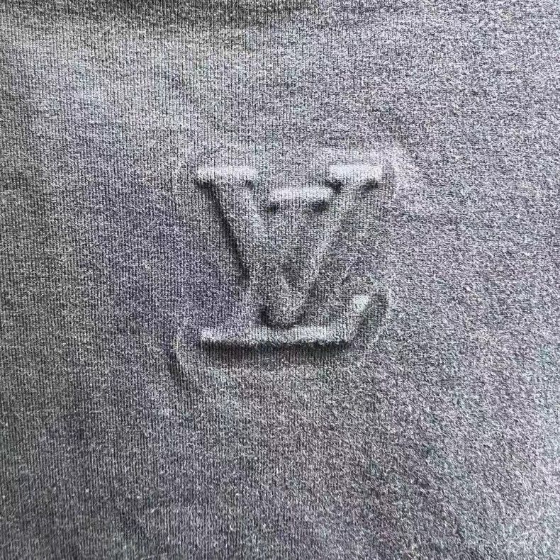Louis Vuitton Louis Vuitton 23 New Embossed Short Sleeves Size US XXL / EU 58 / 5 - 2 Thumbnail
