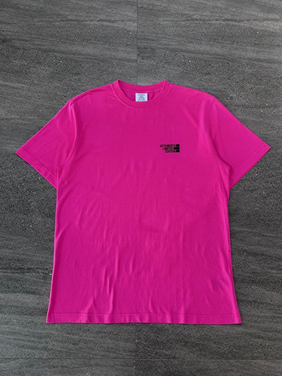 Vetements Limited Edition tee Size US M / EU 48-50 / 2 - 1 Thumbnail