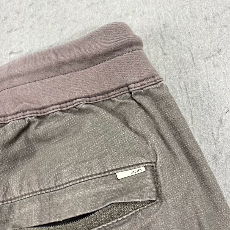 Vuori Vuori Pants Mens Large Gray Beige Cotton Jogger Traveler V434 - Activewear Pockets Adjustable Waist Tapered Regular Inseam 30" Men’s Pants Size US 33 - 5 Thumbnail